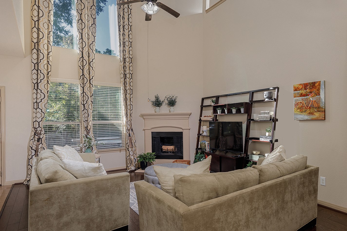222 Hawkhurst Property Photo 3