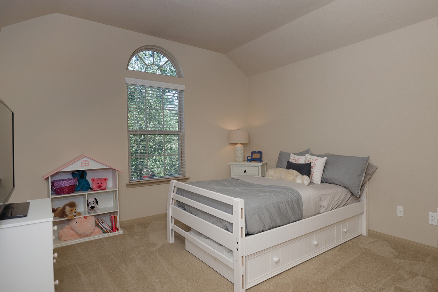 222 Hawkhurst Property Photo 25