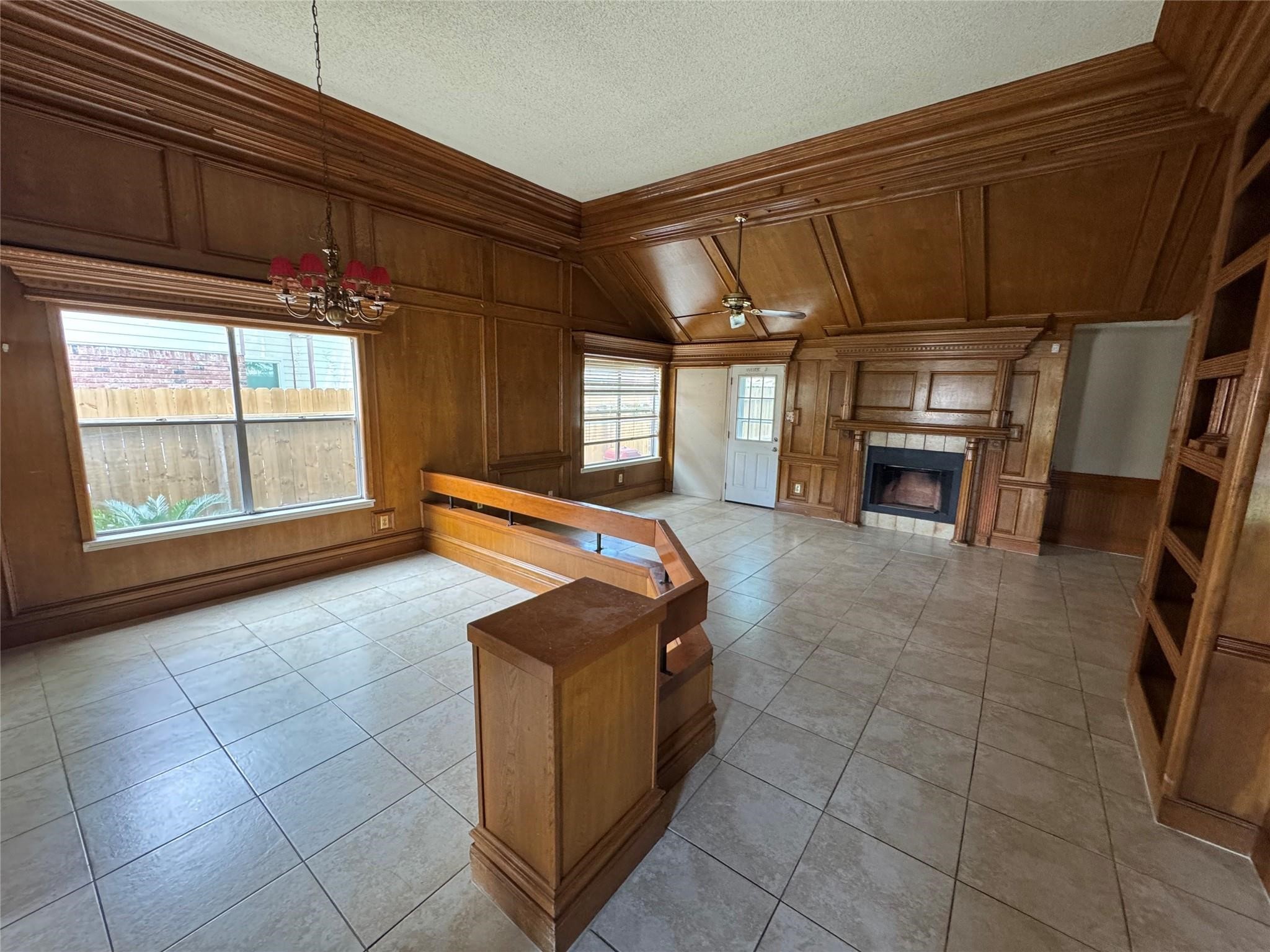 1511 Ridgebriar Property Photo 3