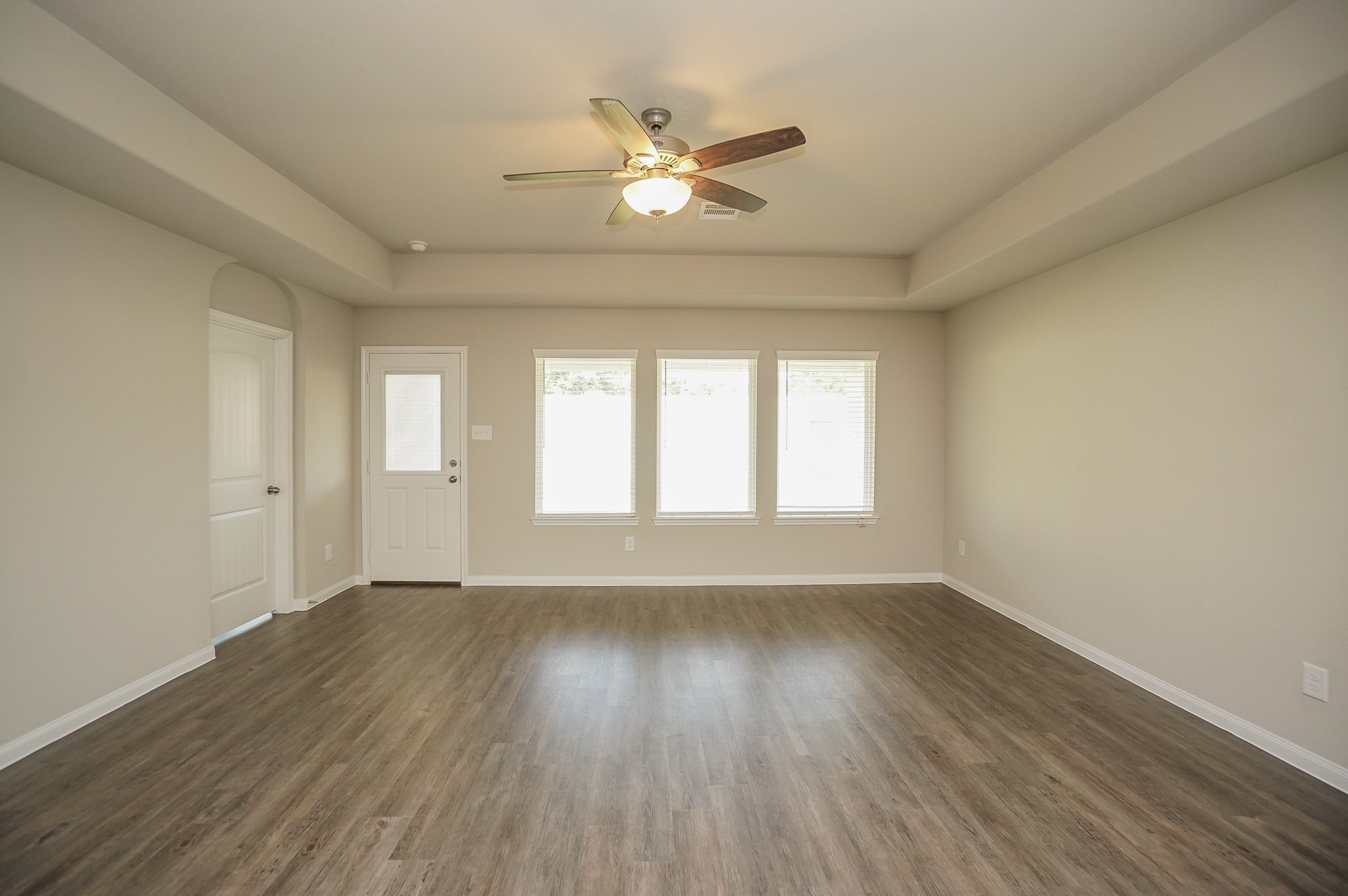 3331 Rosselli Brush Drive Property Photo 6
