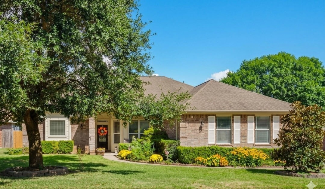 7090 Shadow Lake Drive Property Photo 1