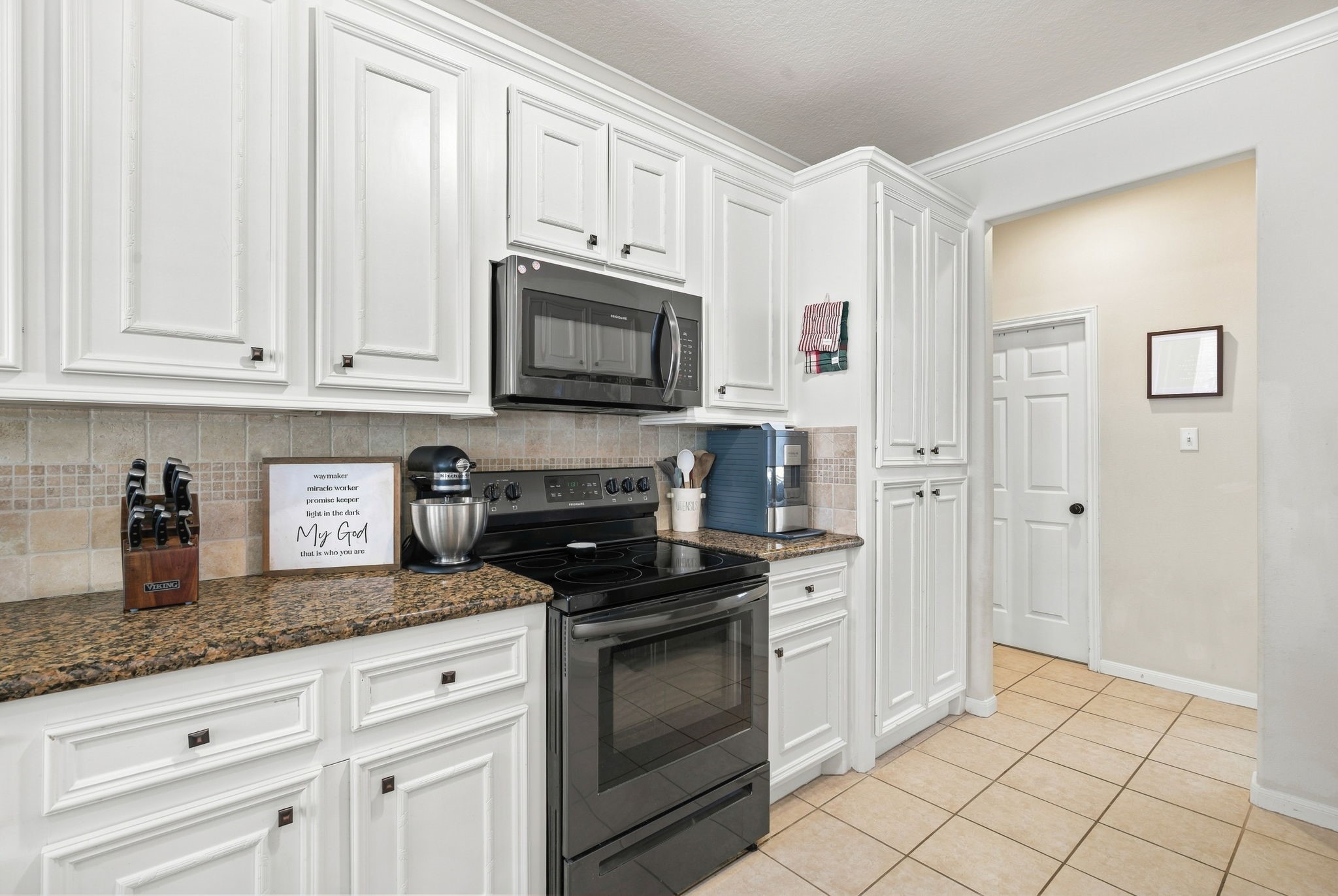 7090 Shadow Lake Drive Property Photo 15