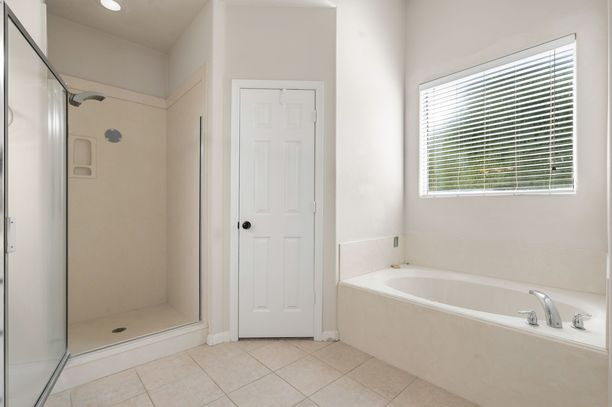 7090 Shadow Lake Drive Property Photo 20