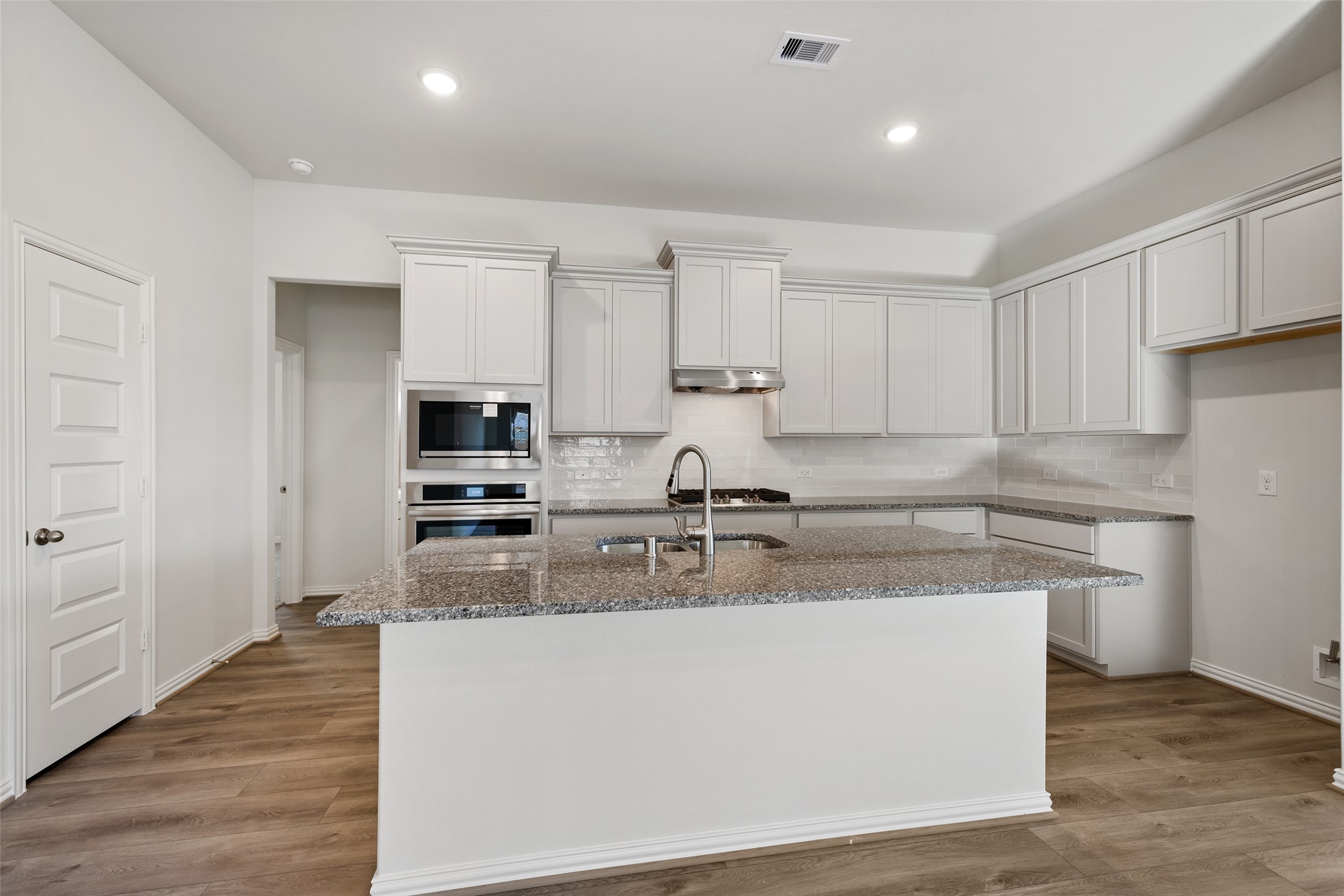 3012 Rodeo Drive Property Photo 6