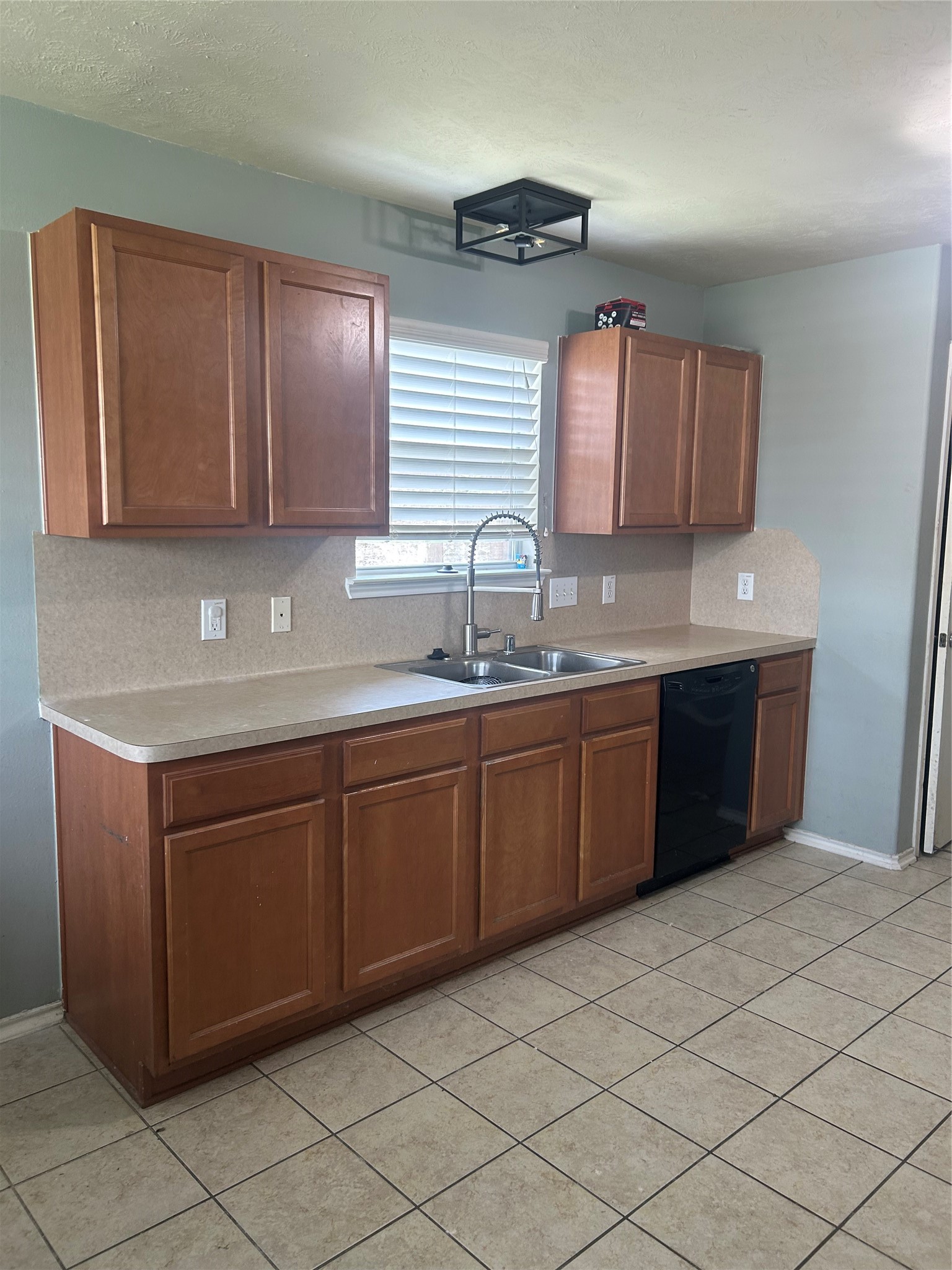 4419 Amaryllis Avenue Property Photo 6