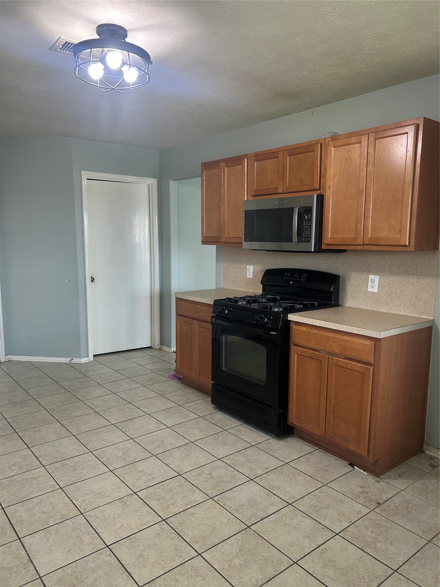 4419 Amaryllis Avenue Property Photo 7