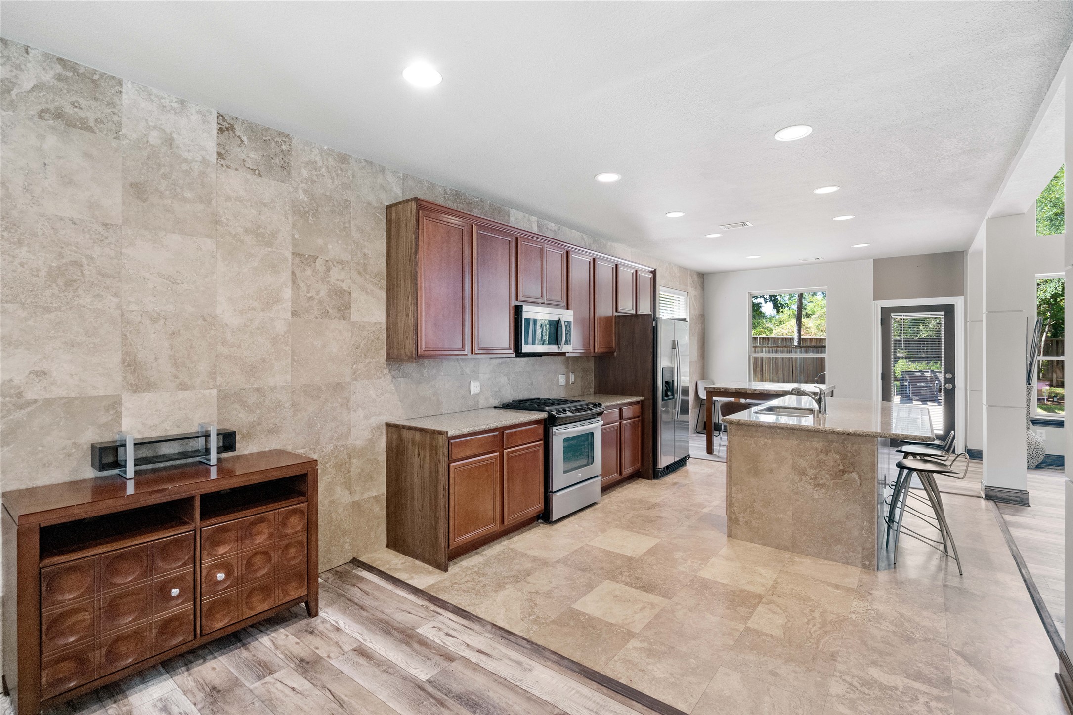 42 Rocky Point Court Property Photo 15