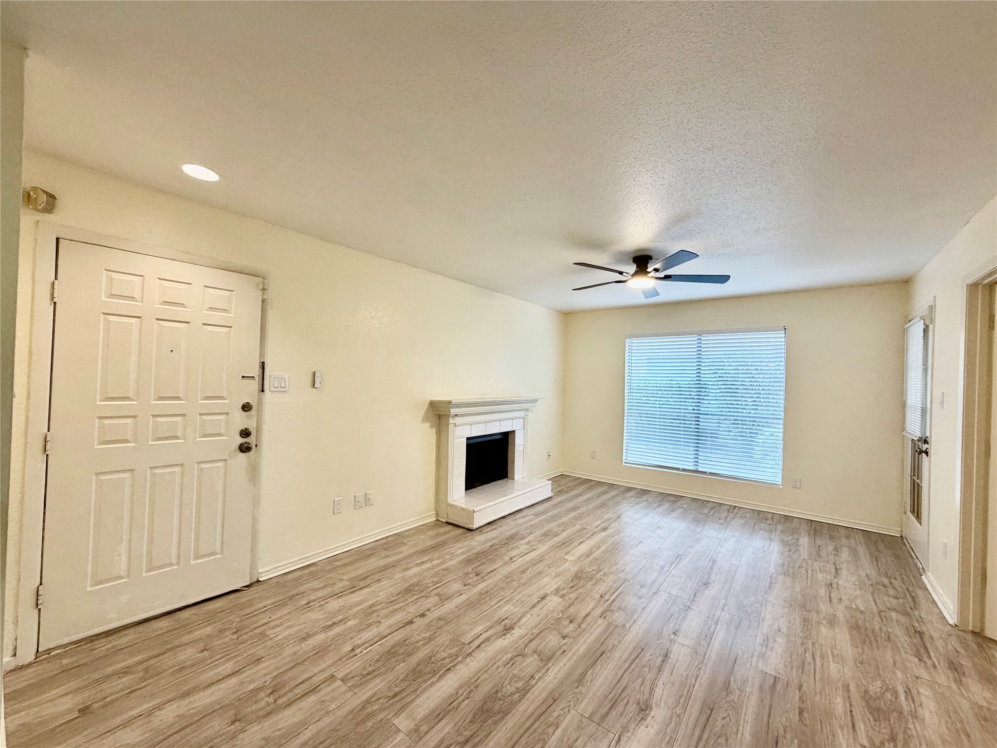 2120 Wilcrest Drive 121 Property Photo 4