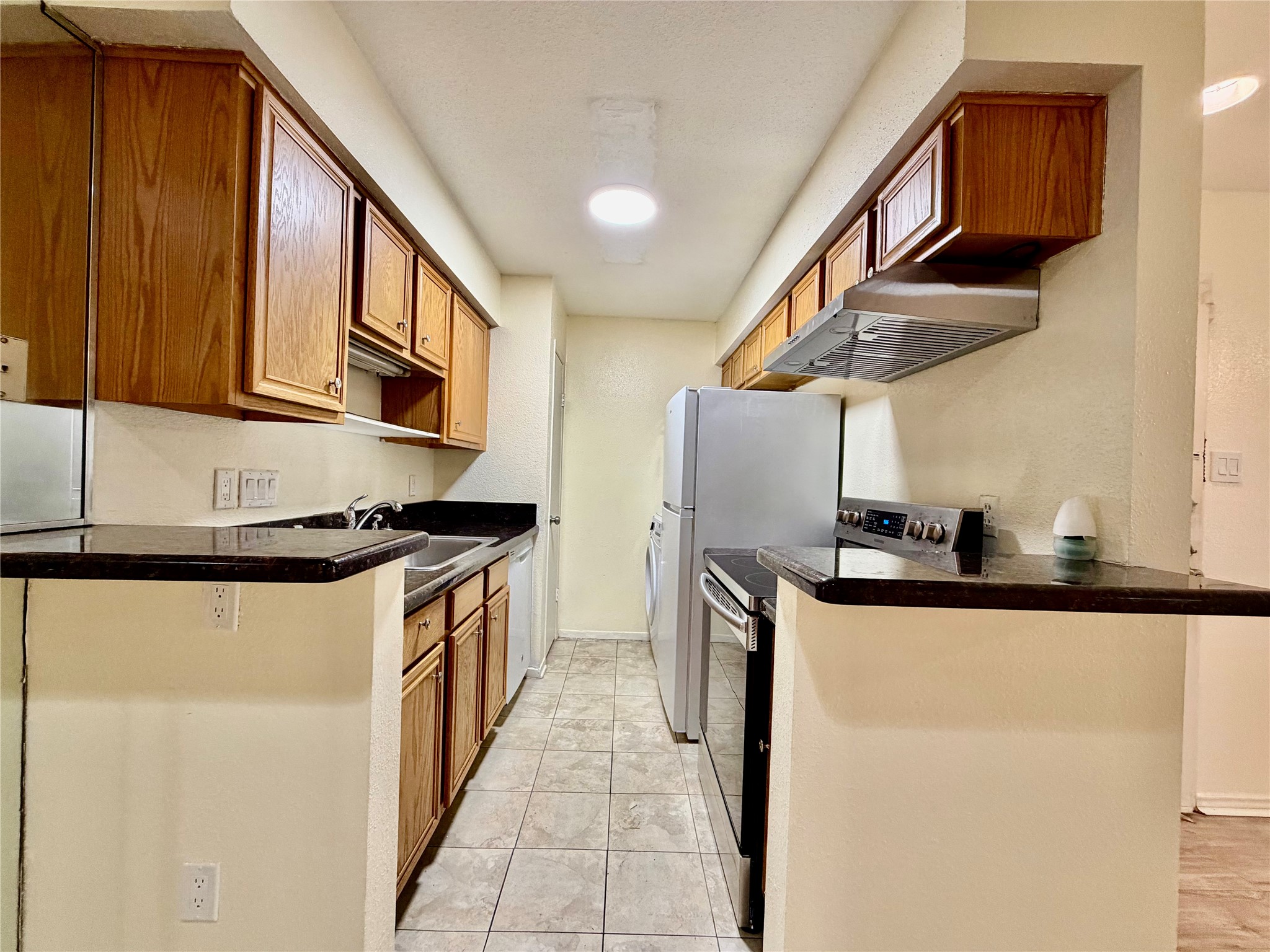 2120 Wilcrest Drive 121 Property Photo 13