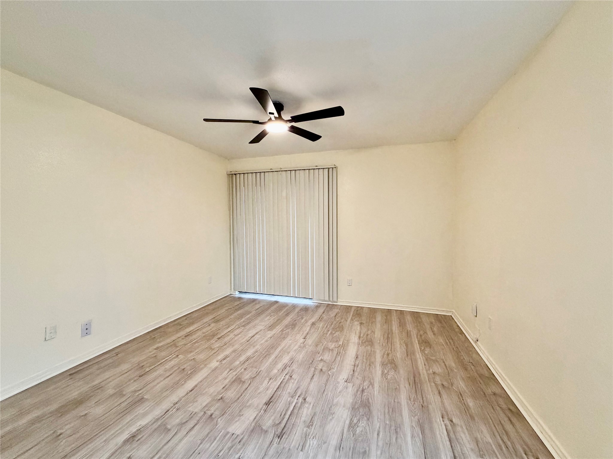 2120 Wilcrest Drive 121 Property Photo 24