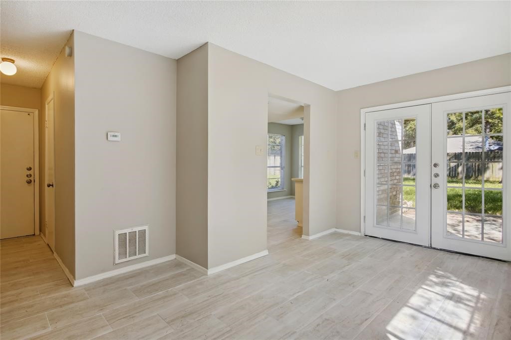 9414 Crystal Cove Circle Property Photo 4