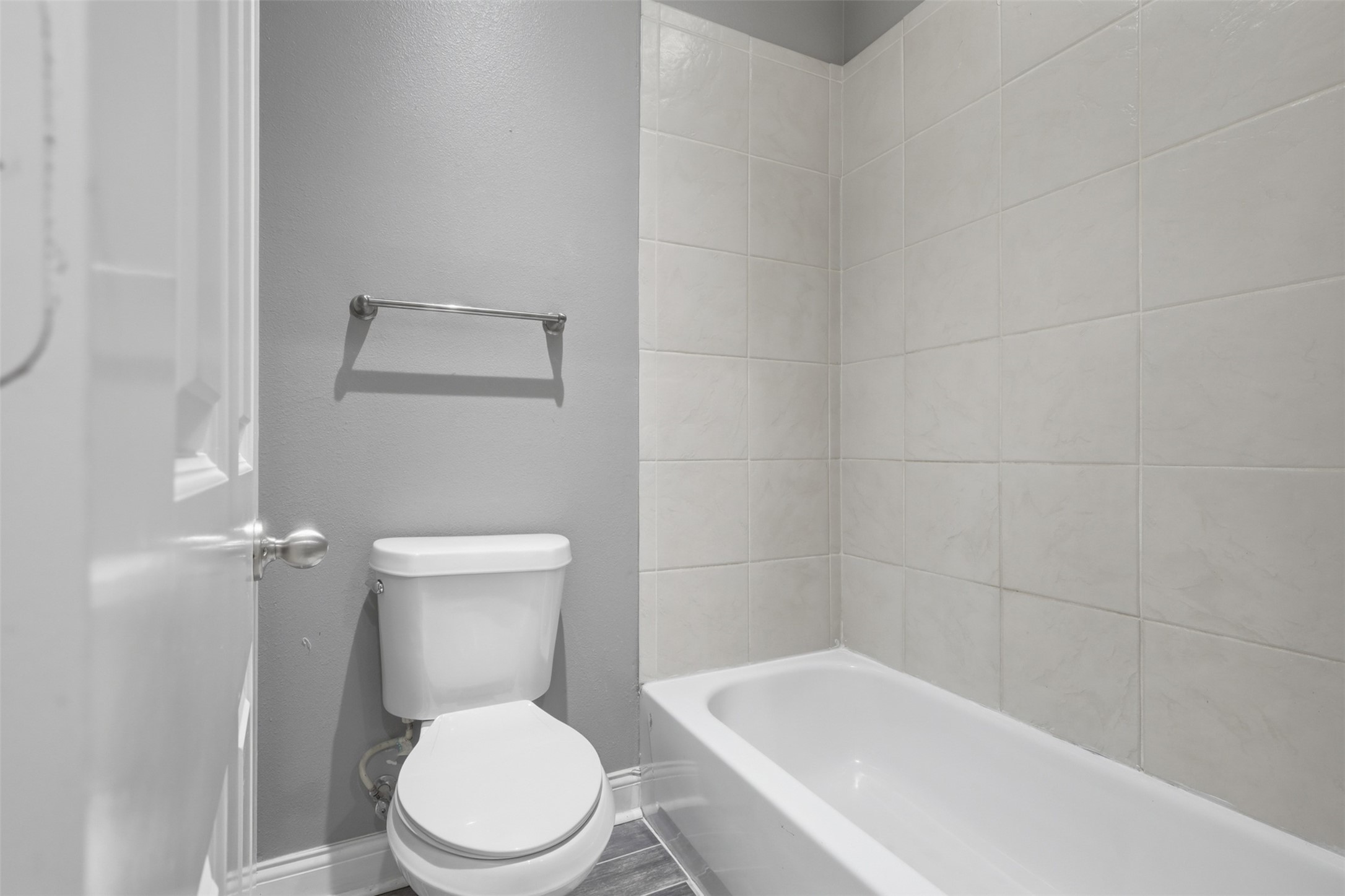 9003 Bayview Cove Drive Property Photo 12