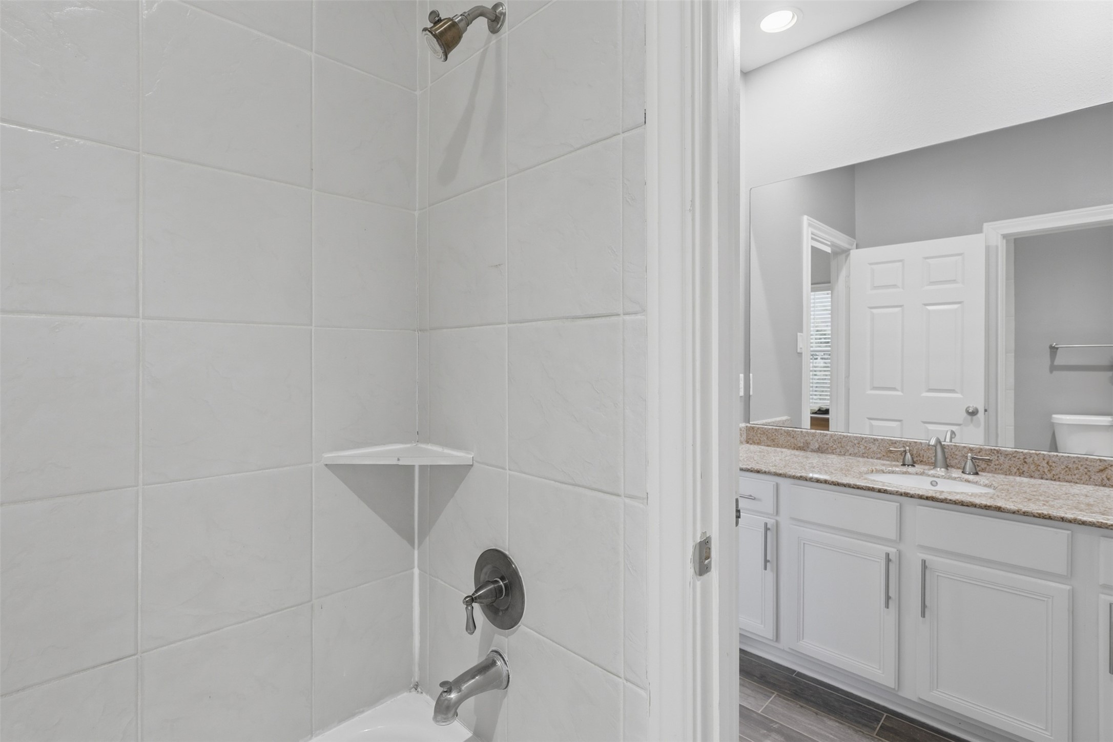 9003 Bayview Cove Drive Property Photo 15