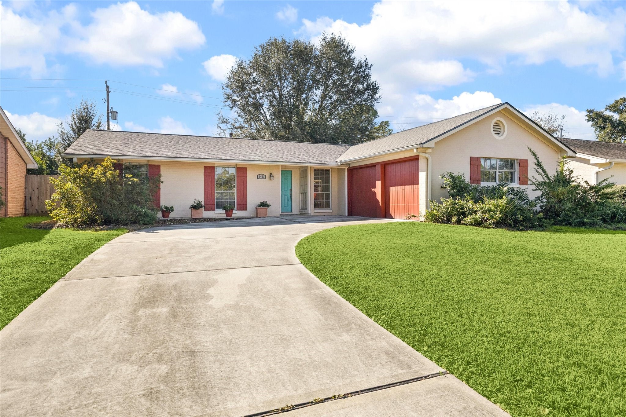 9407 Meadowbriar Lane Property Photo 8