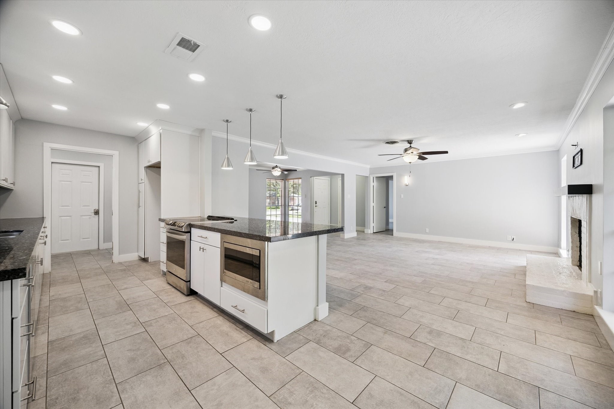 9407 Meadowbriar Lane Property Photo 17