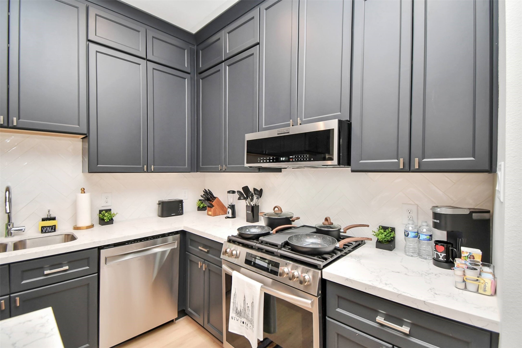 5718 Beall Street D Property Photo 7