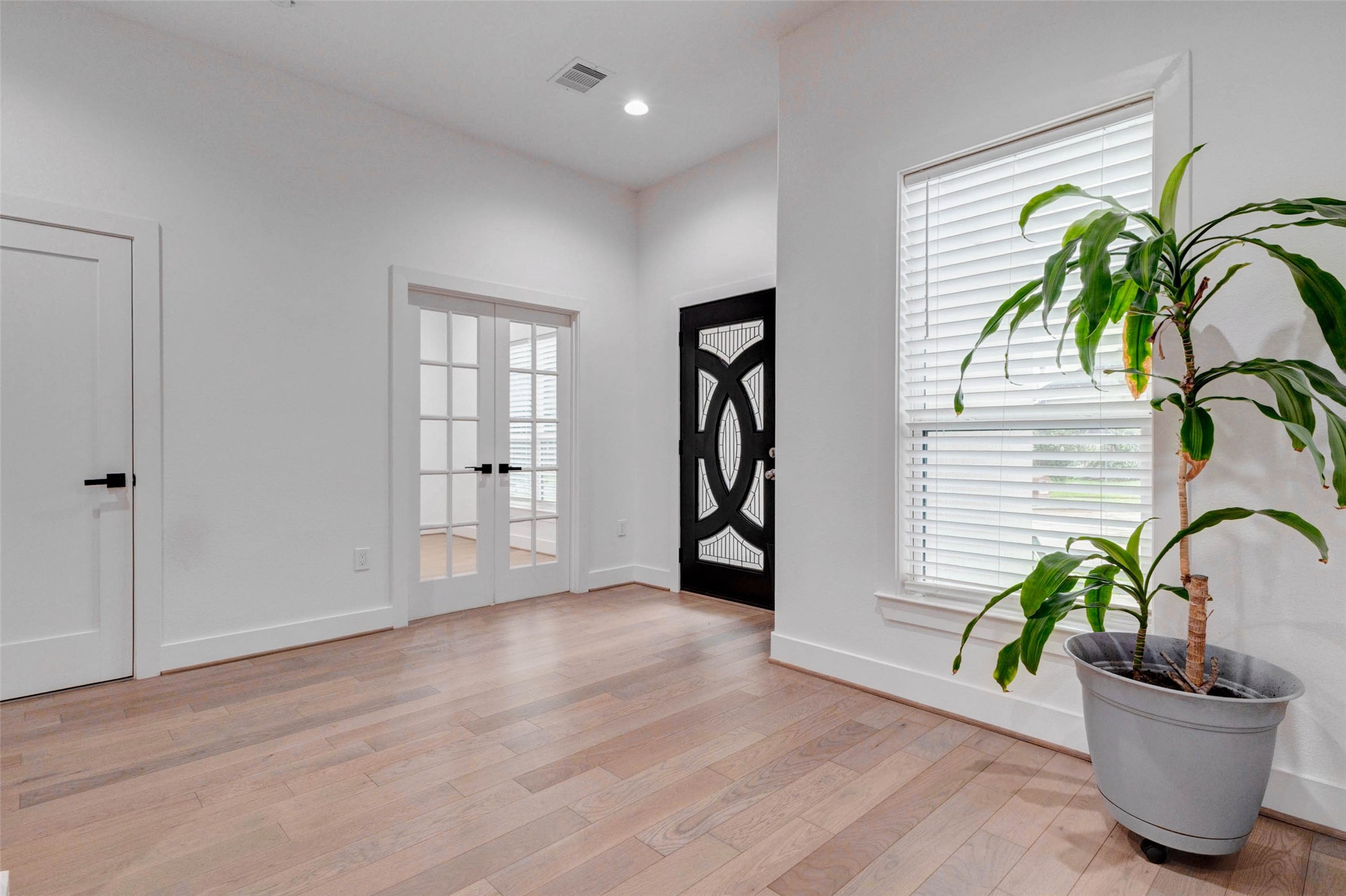 8617 Kari Court Property Photo 6