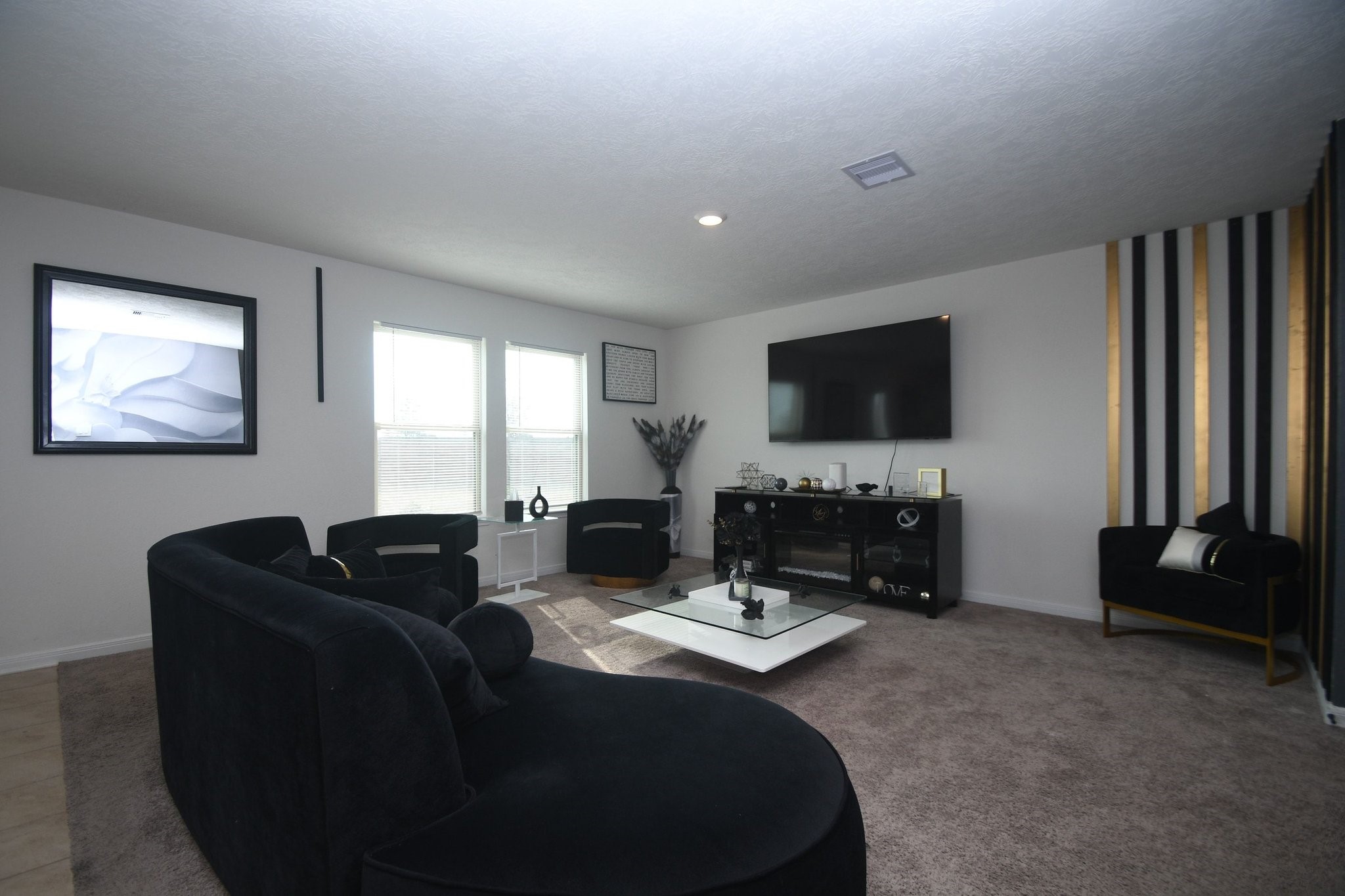 4857 Sun Falls Drive Property Photo 4