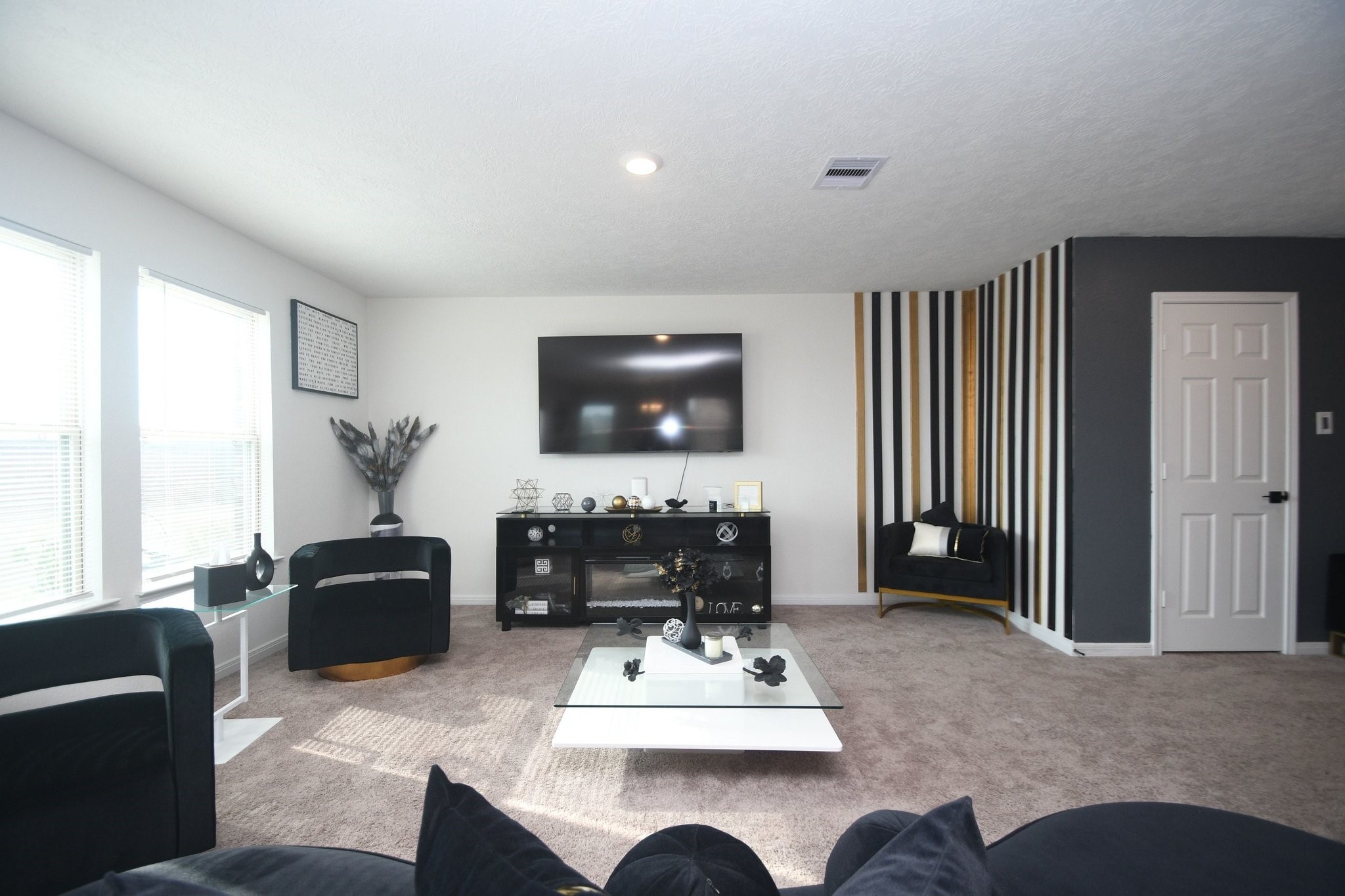 4857 Sun Falls Drive Property Photo 5