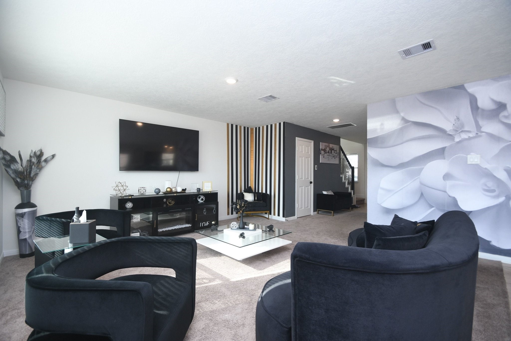 4857 Sun Falls Drive Property Photo 6