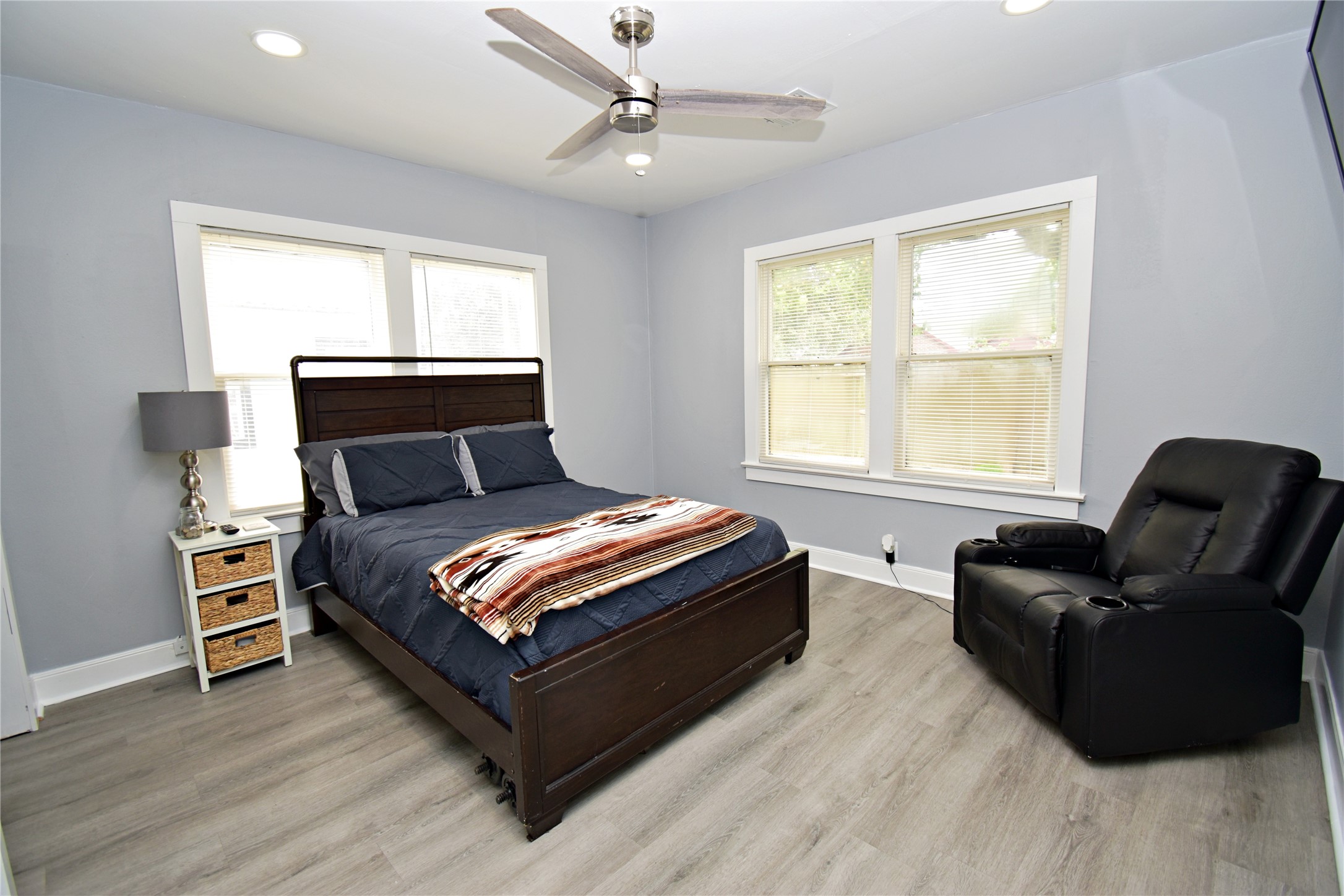300 N Walnut Street Property Photo 11