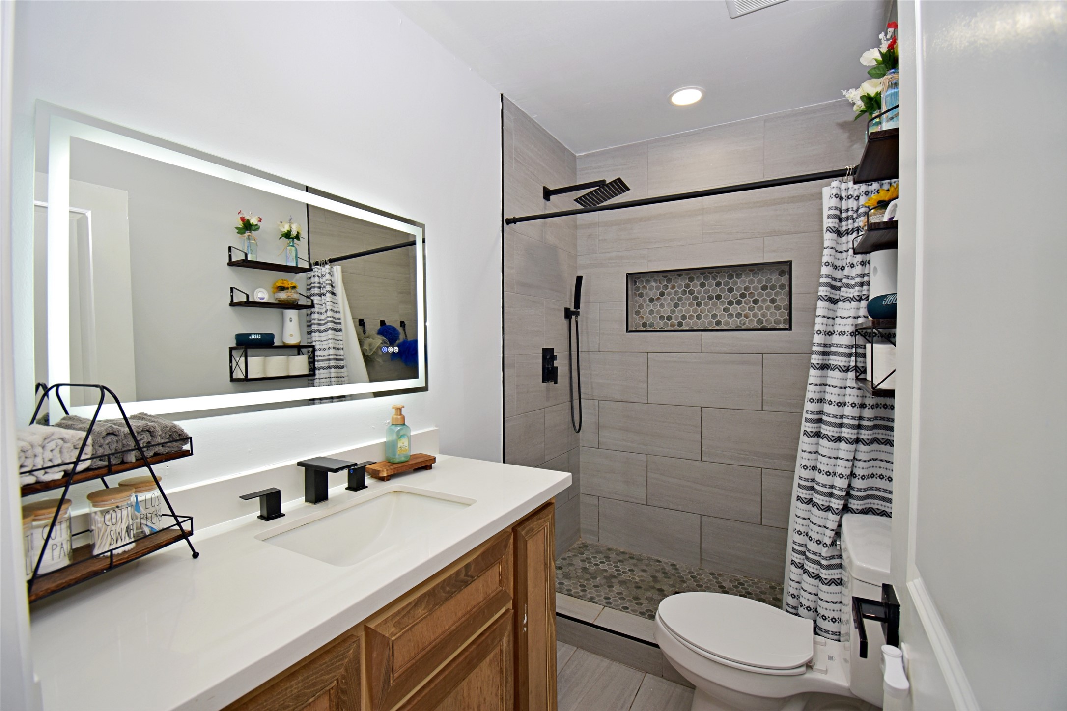 300 N Walnut Street Property Photo 13