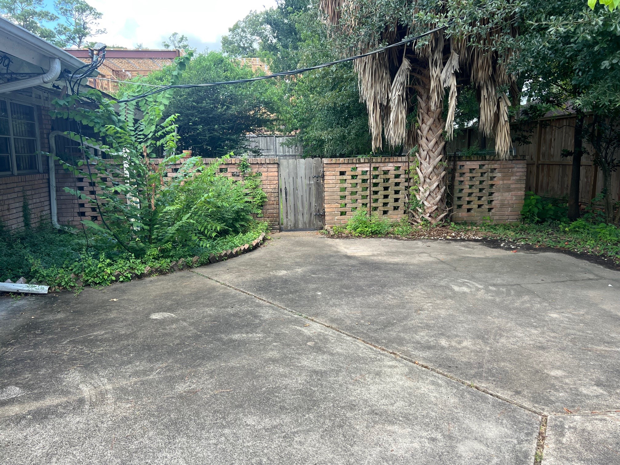 9302 Memorial Drive Property Photo 6