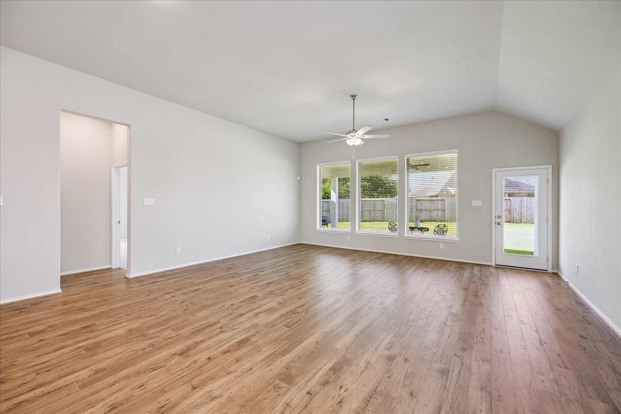3212 Bright Maple Drive Property Photo 4