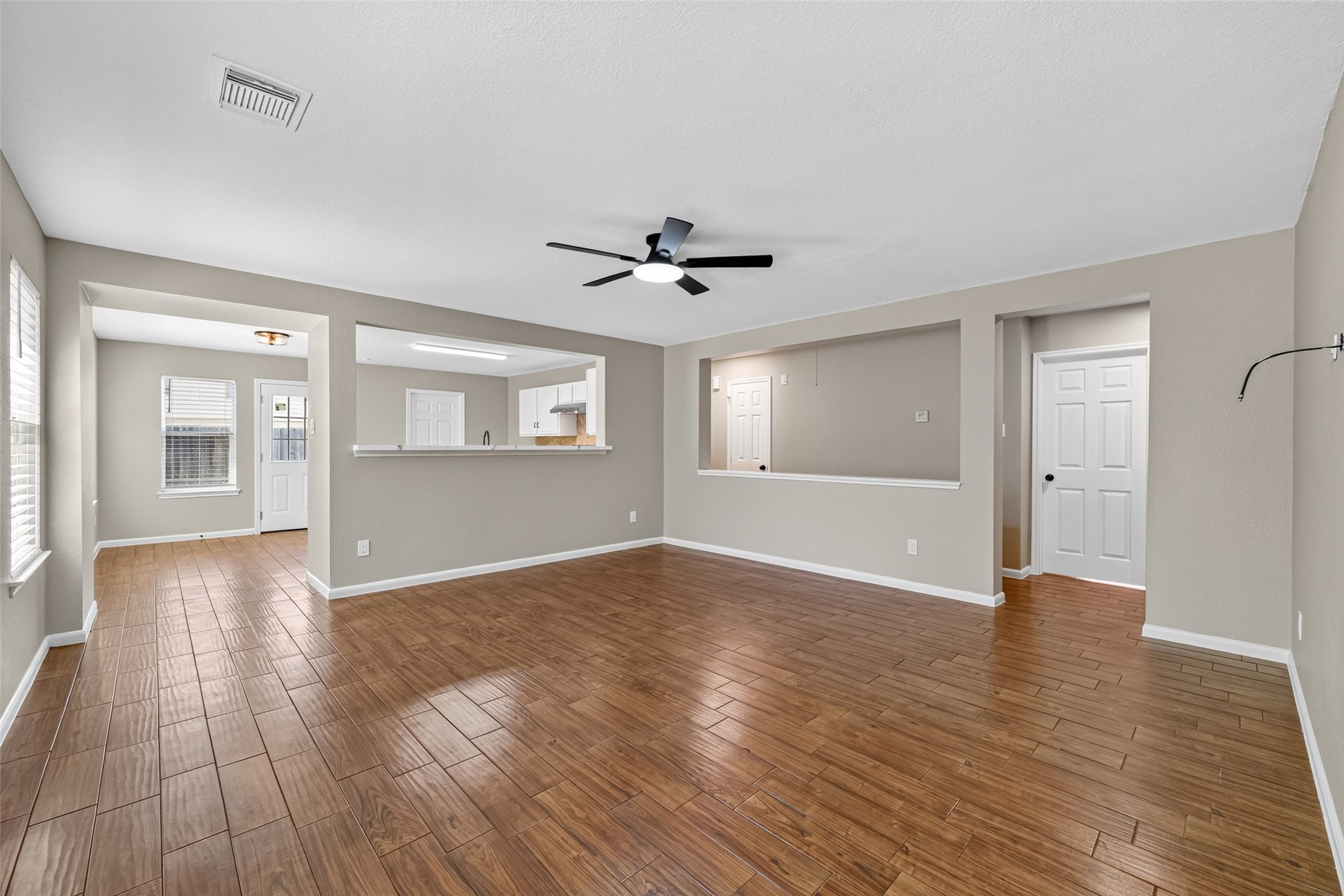 21823 Haven Cove Lane Property Photo 5