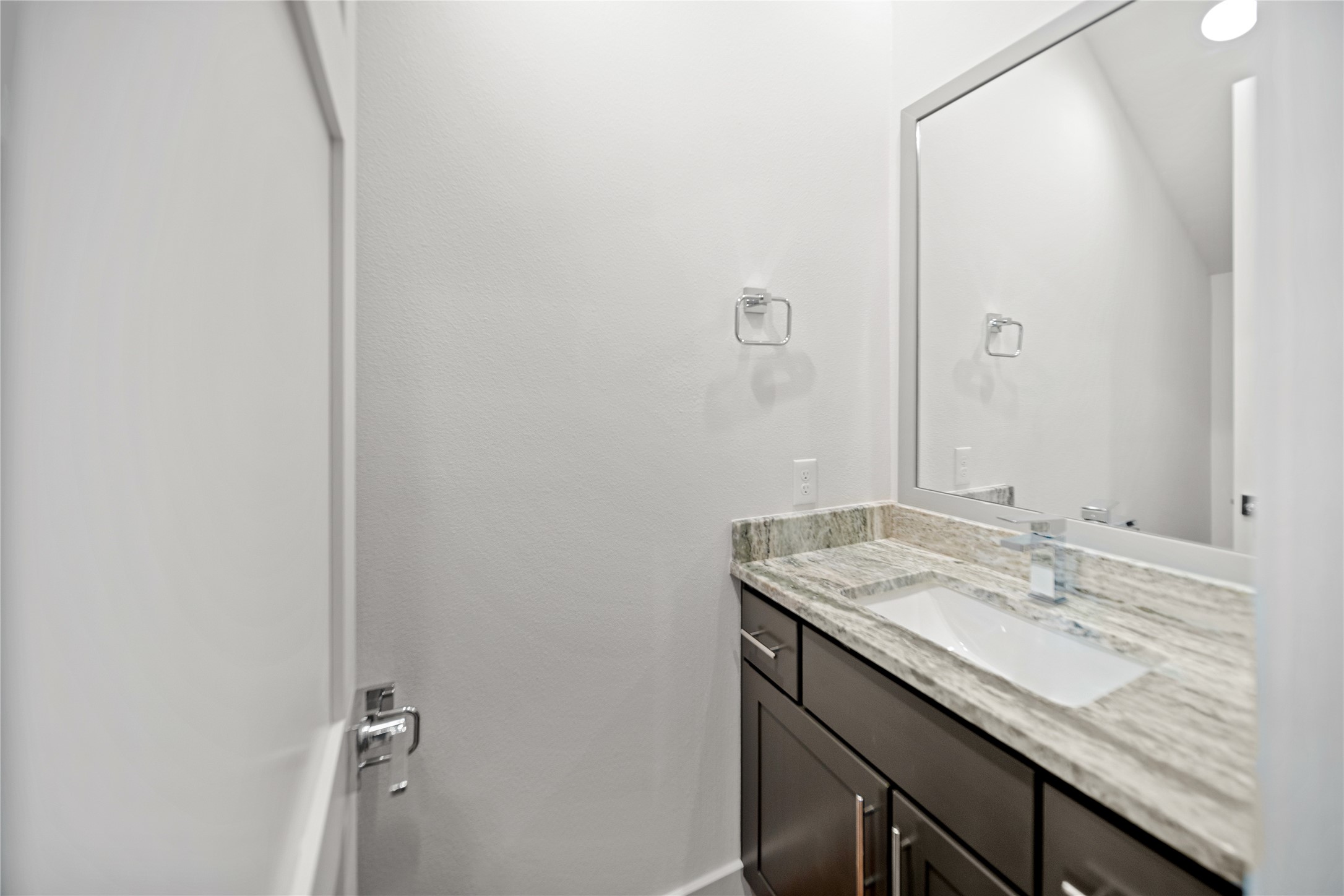 2408 Gray Street Property Photo 18