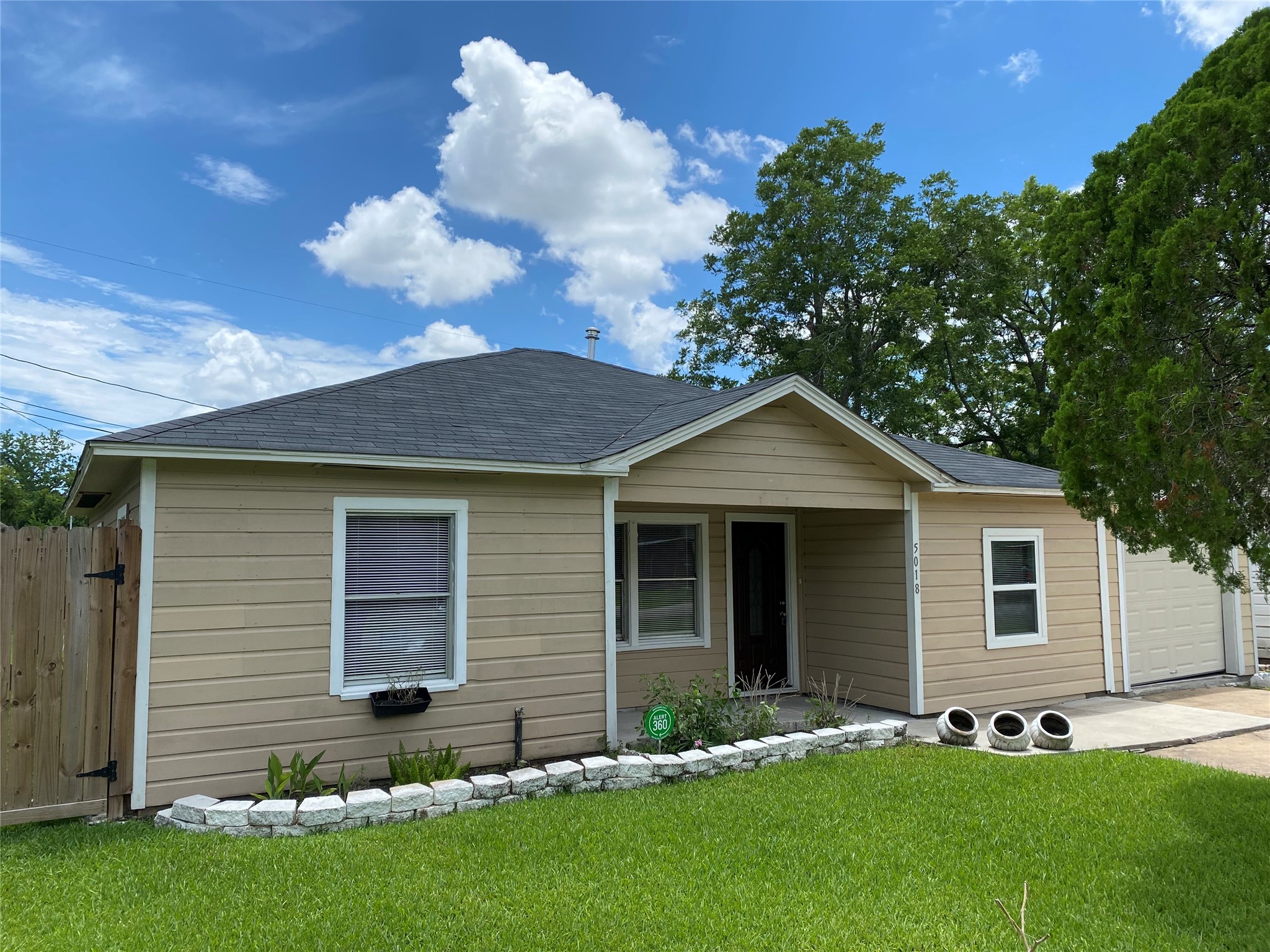 5018 Kenilwood Drive Property Photo 1