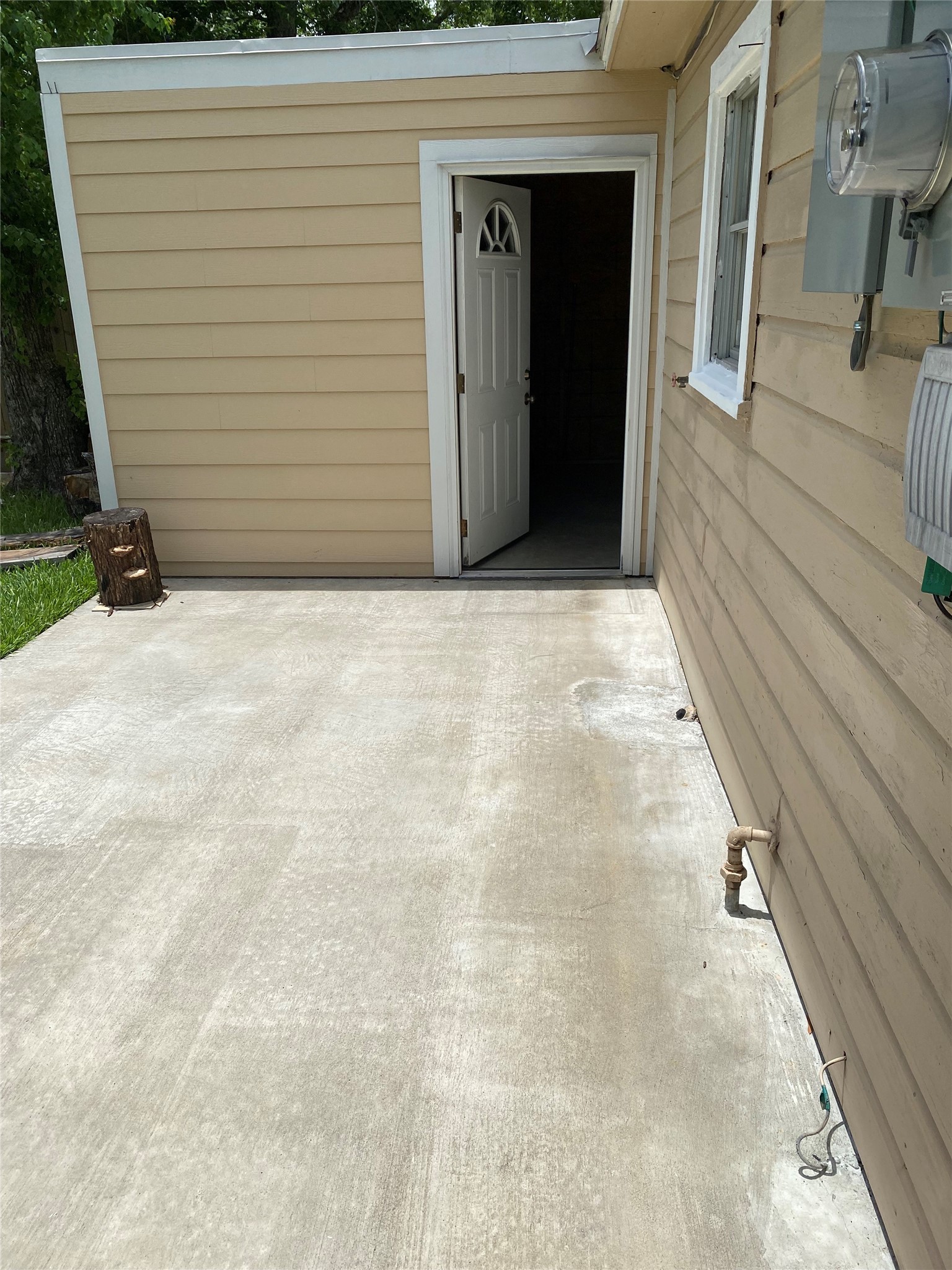 5018 Kenilwood Drive Property Photo 5