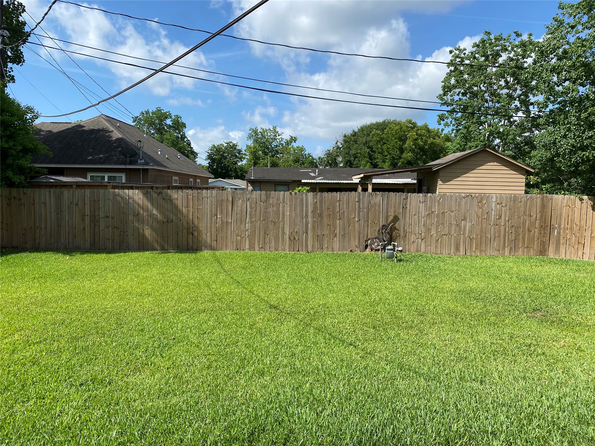 5018 Kenilwood Drive Property Photo 8