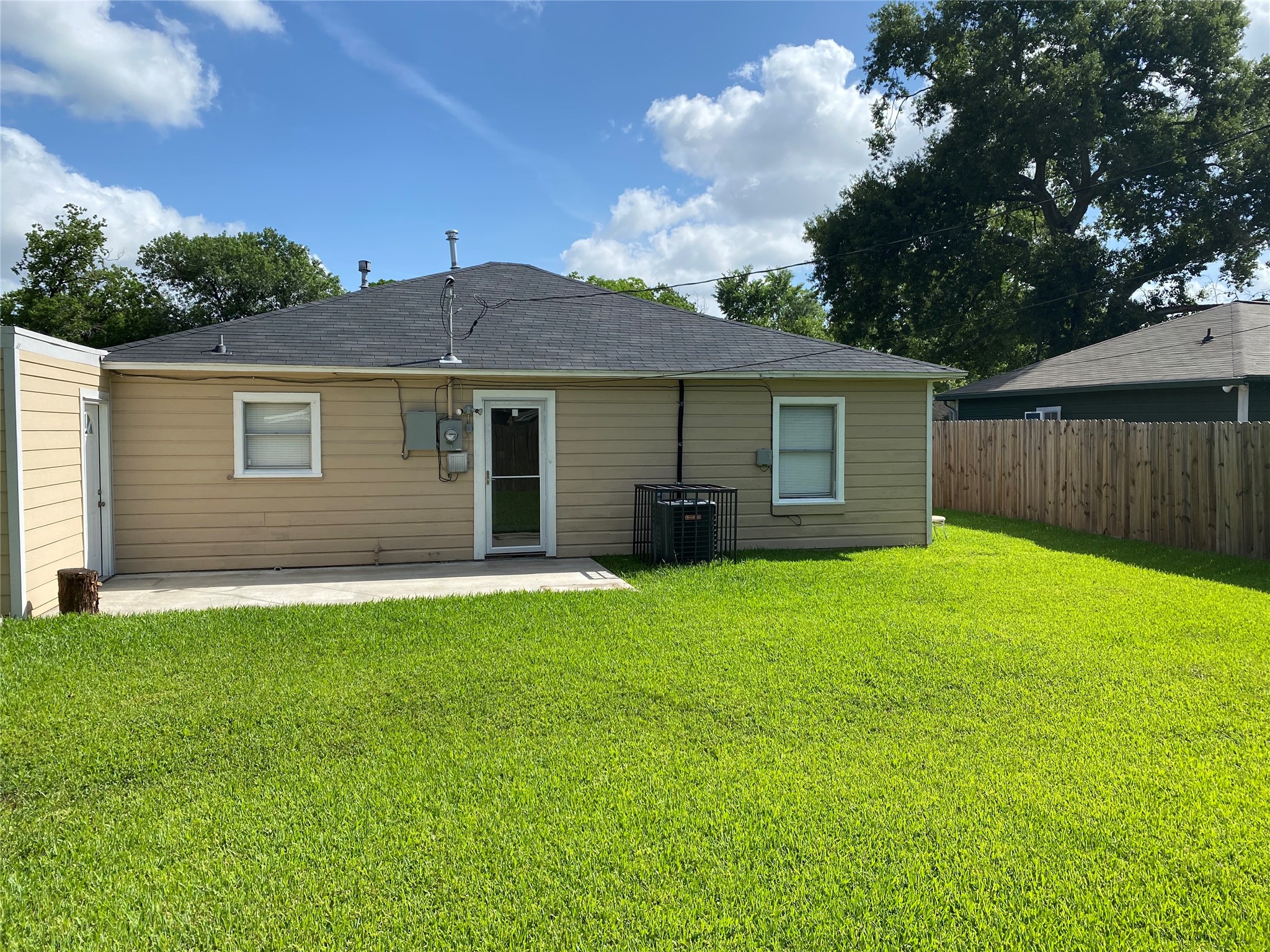 5018 Kenilwood Drive Property Photo 10