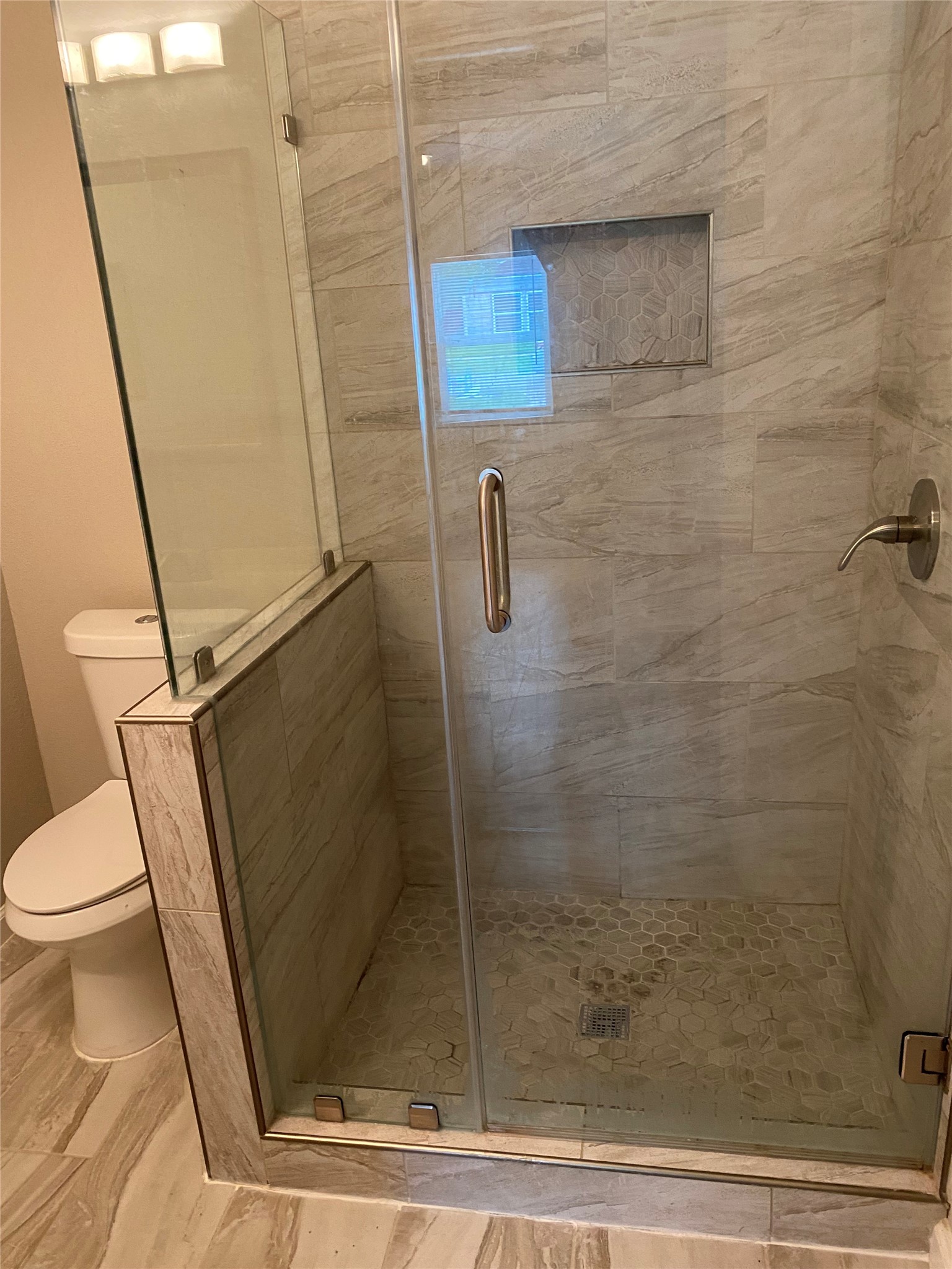 5018 Kenilwood Drive Property Photo 13