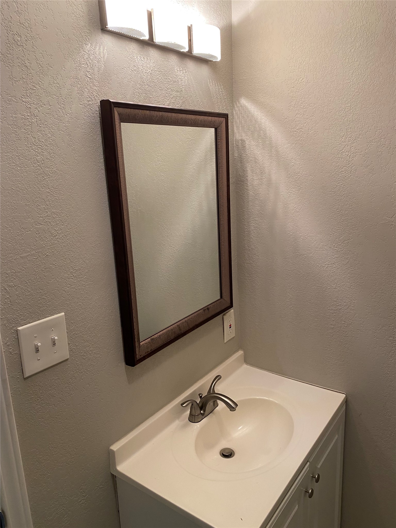 5018 Kenilwood Drive Property Photo 14