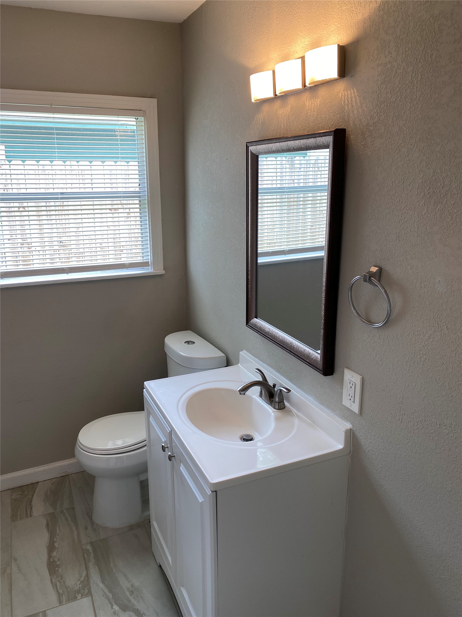 5018 Kenilwood Drive Property Photo 19