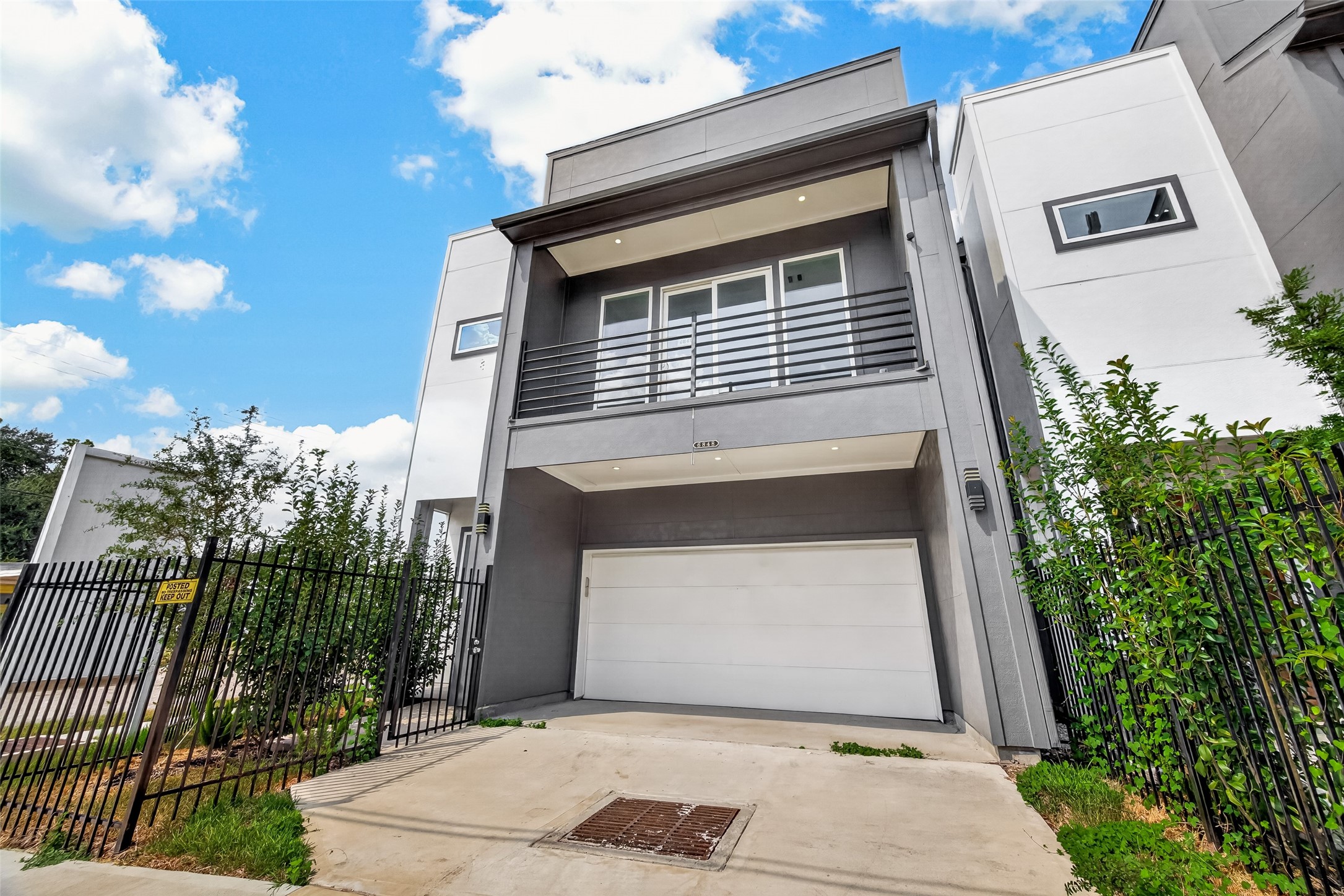6844 Del Rio Street Property Photo 4