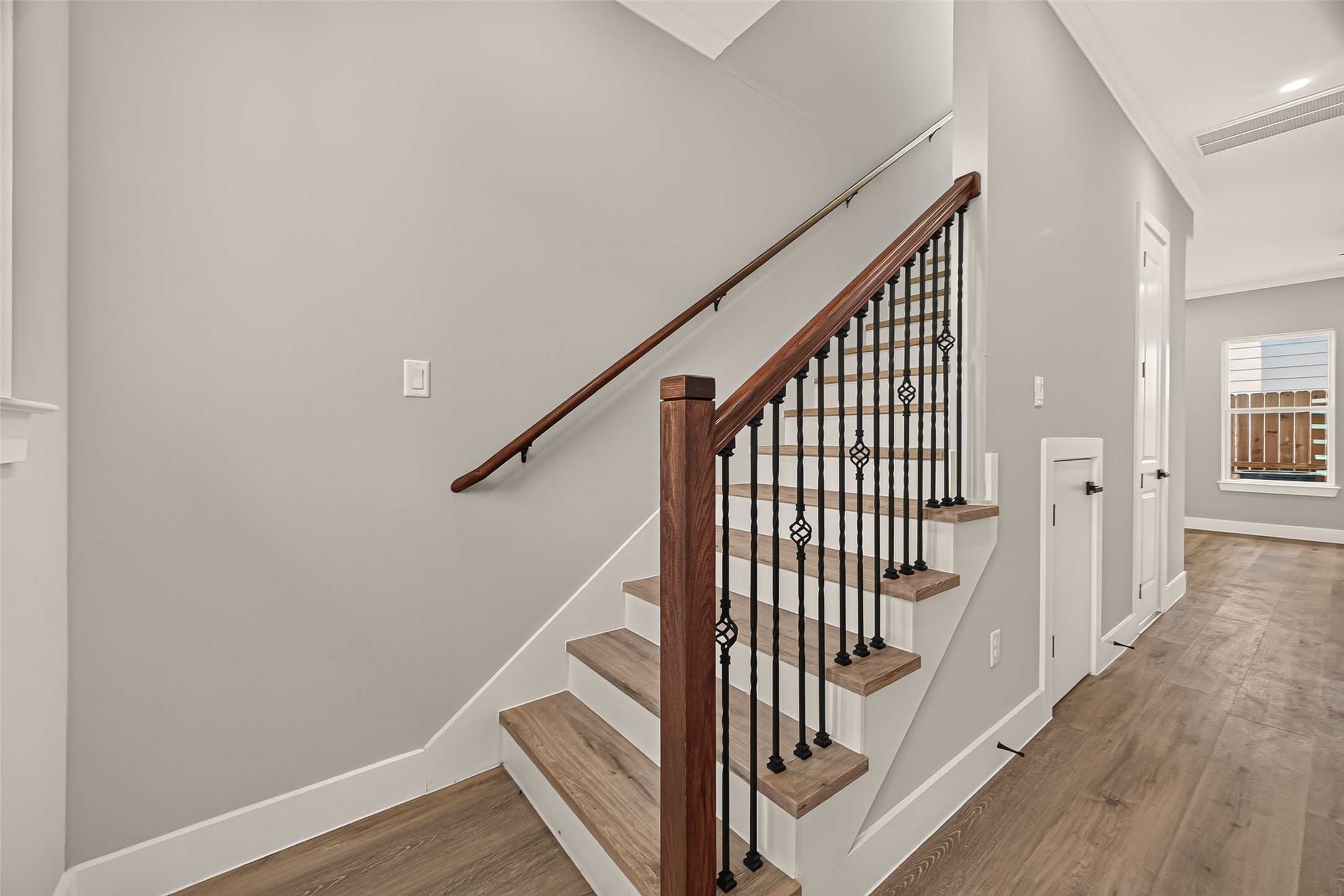 6844 Del Rio Street Property Photo 6