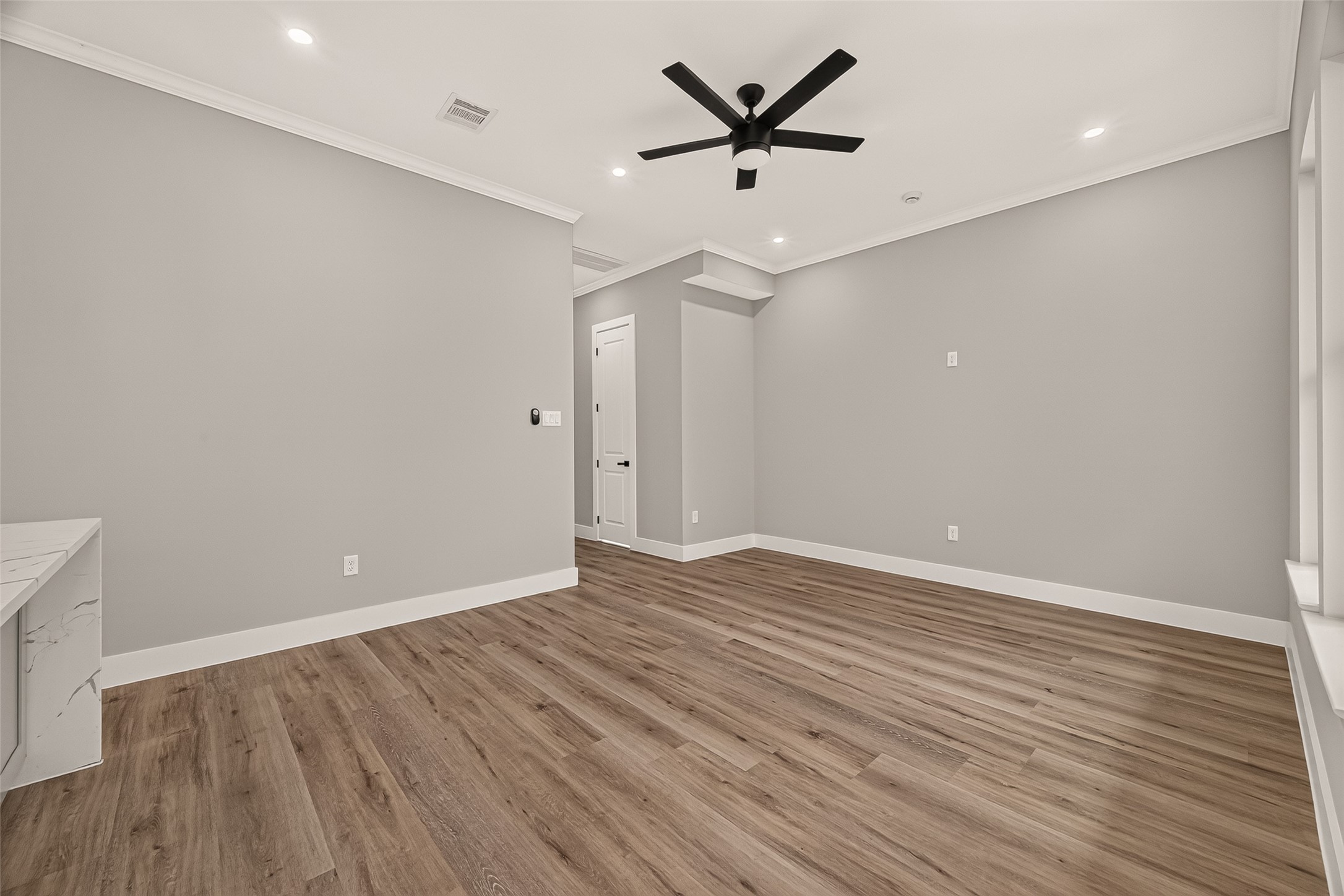 6844 Del Rio Street Property Photo 9