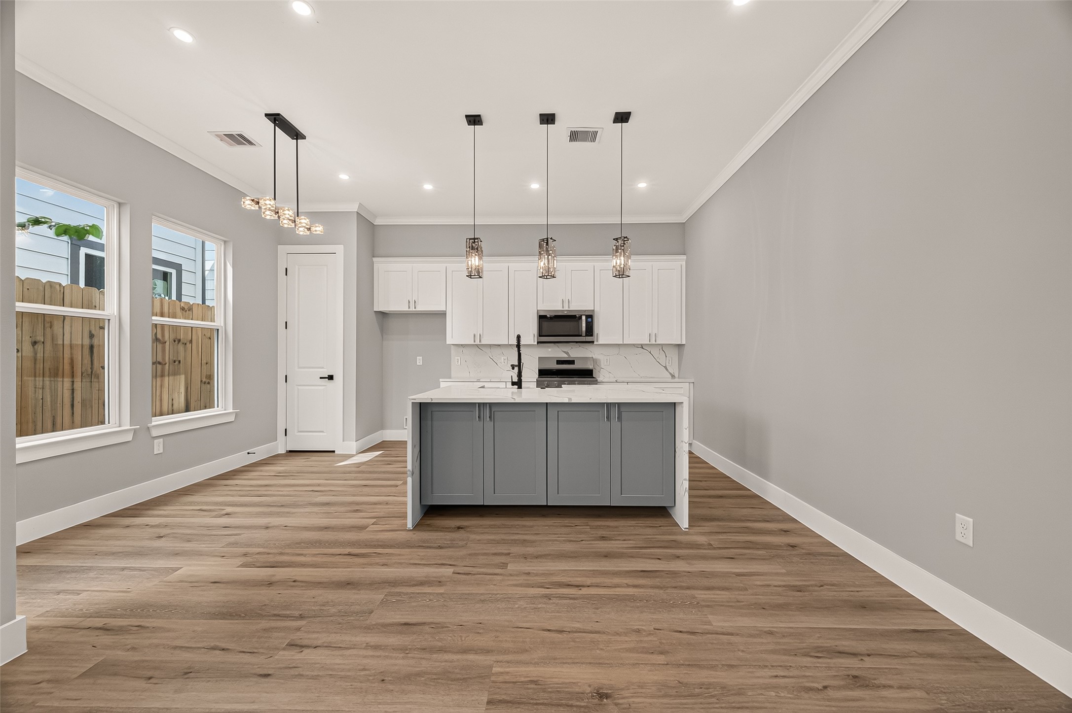 6844 Del Rio Street Property Photo 10