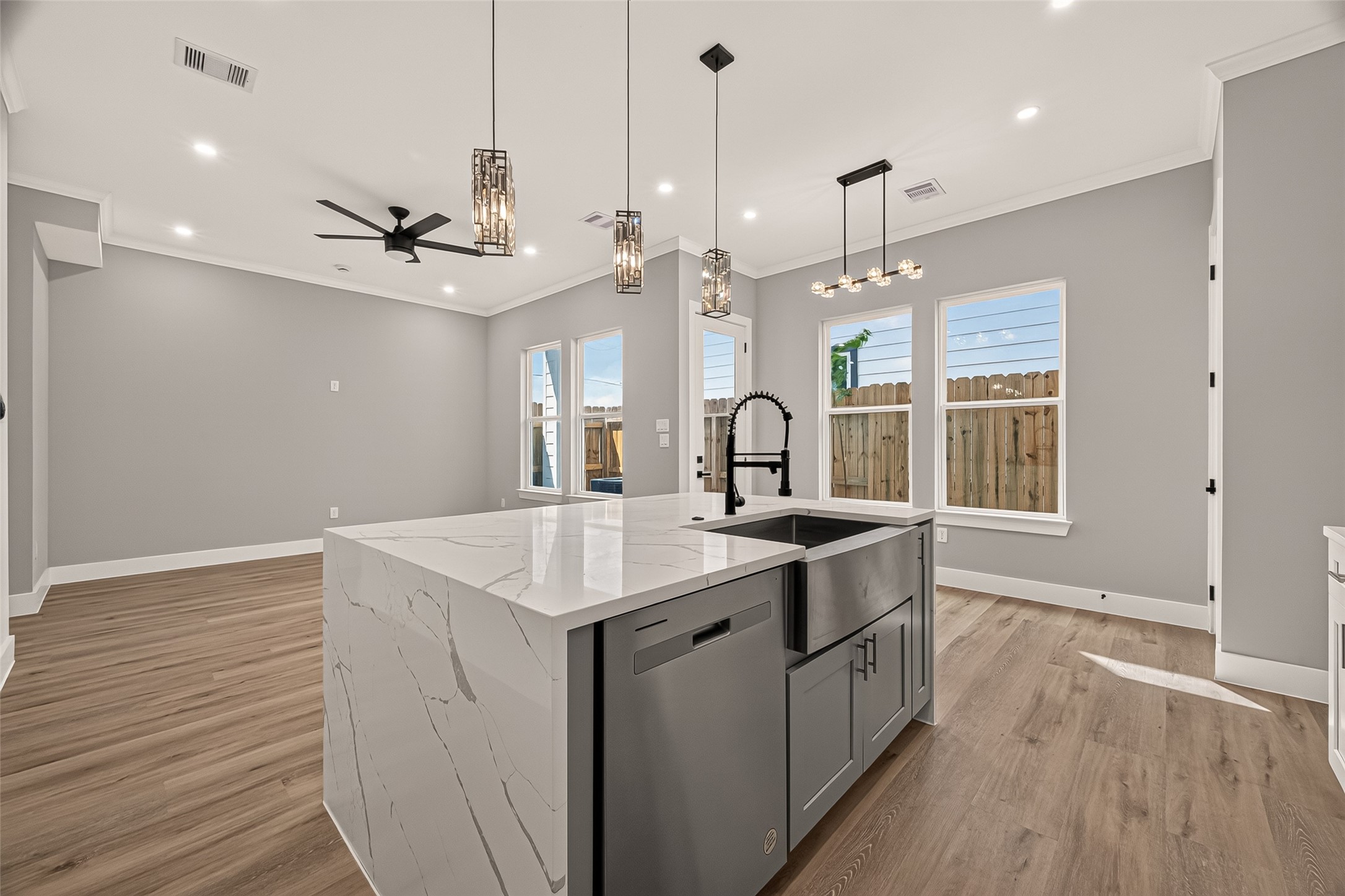 6844 Del Rio Street Property Photo 13