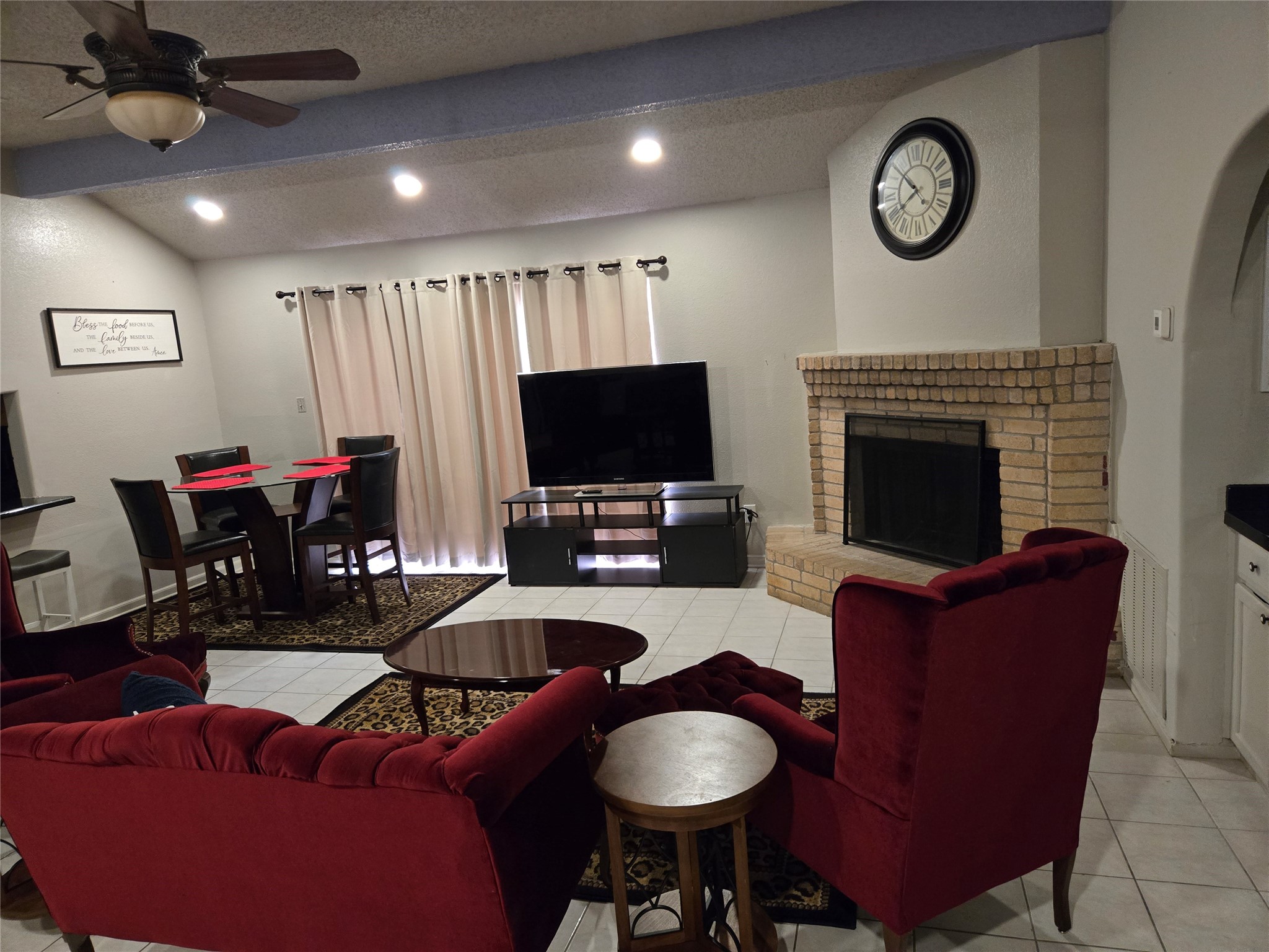 4111 Knoll Glen Drive Property Photo 4
