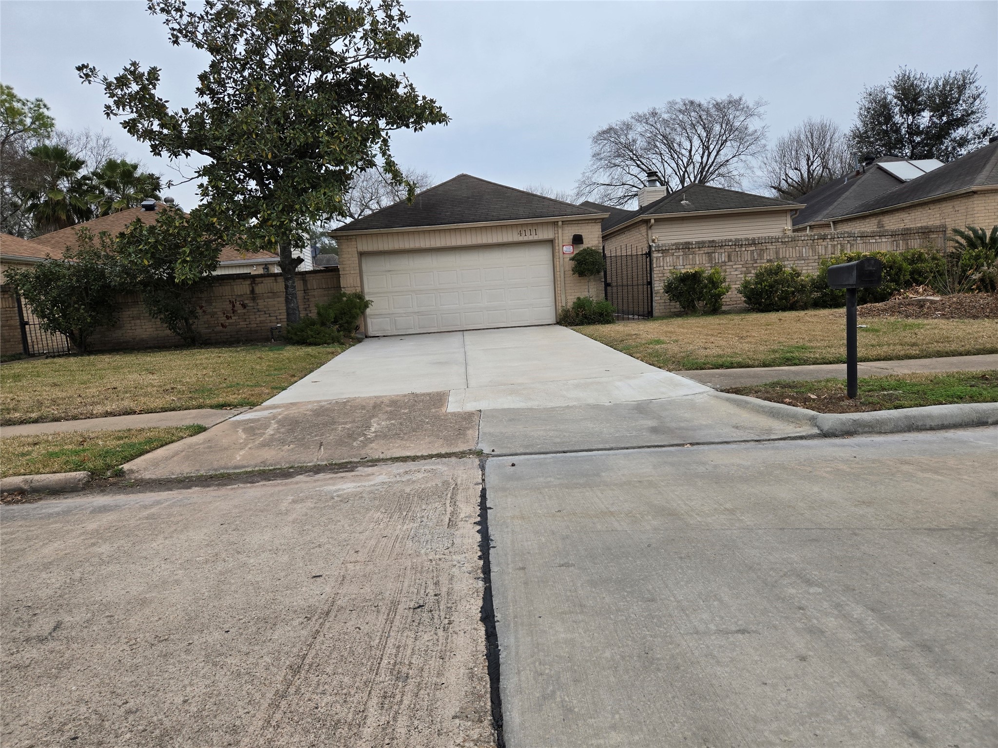 4111 Knoll Glen Drive Property Photo 11