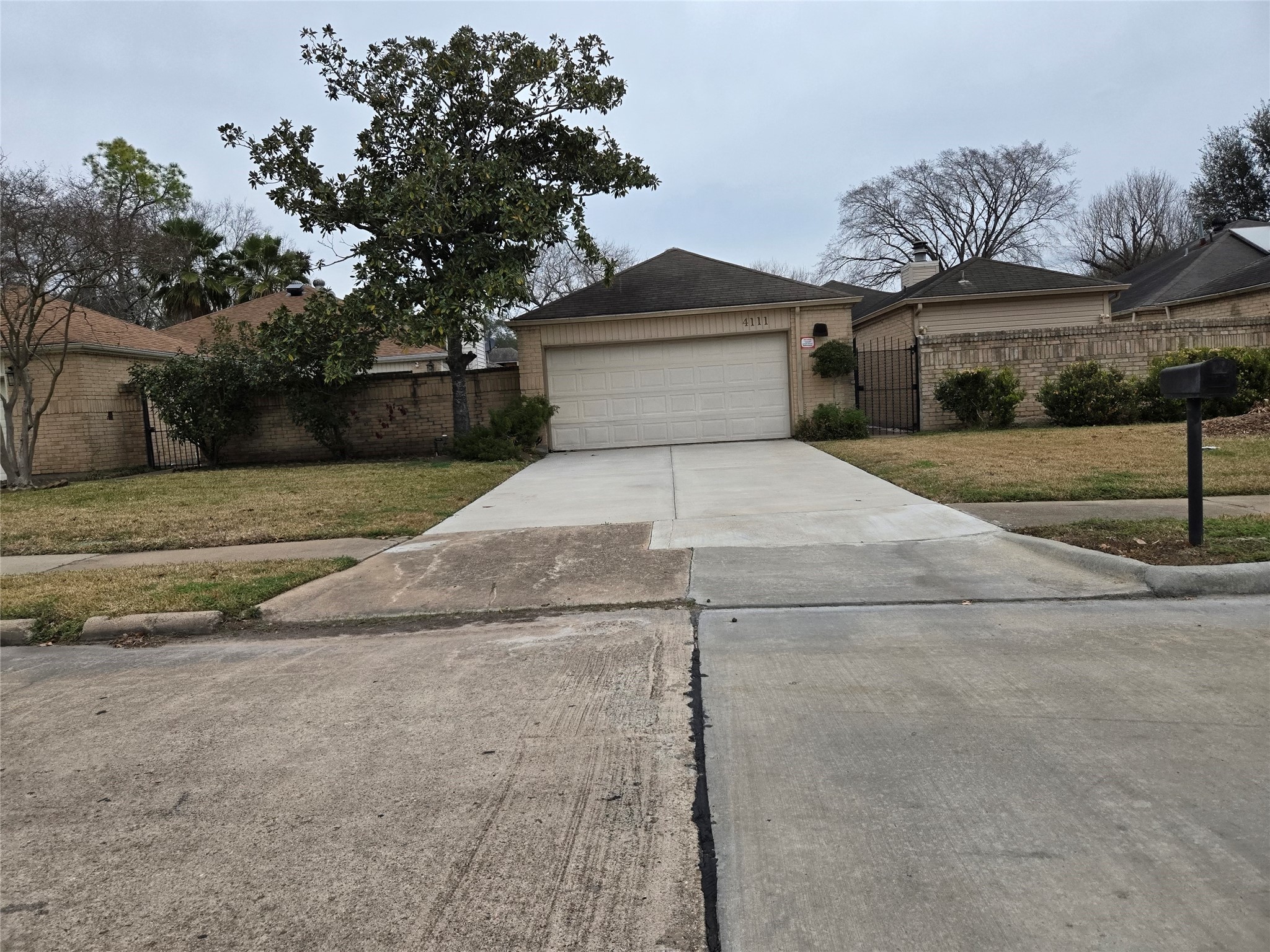 4111 Knoll Glen Drive Property Photo 12