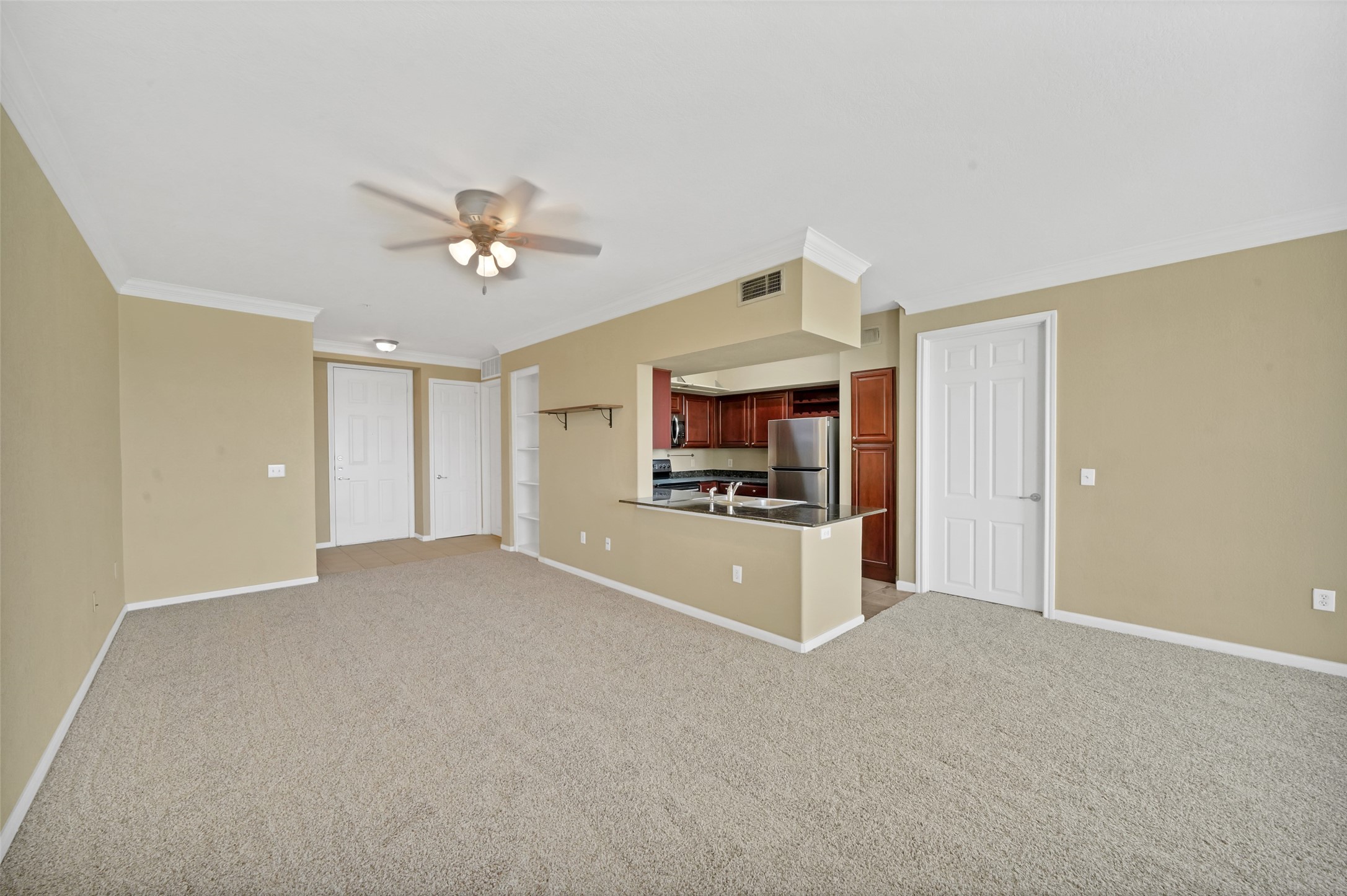 7575 Kirby Drive 2320 Property Photo 6