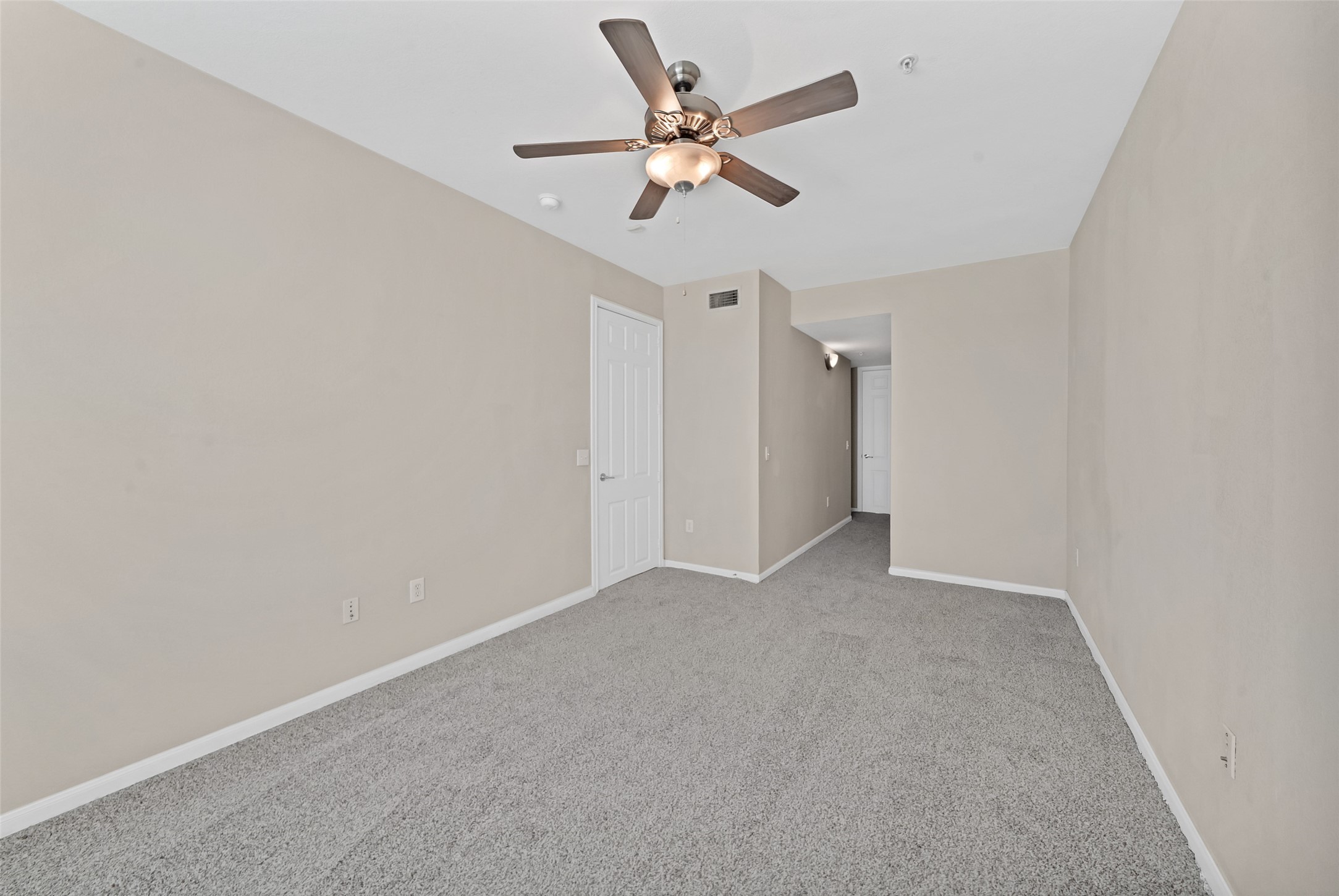 7575 Kirby Drive 2320 Property Photo 13