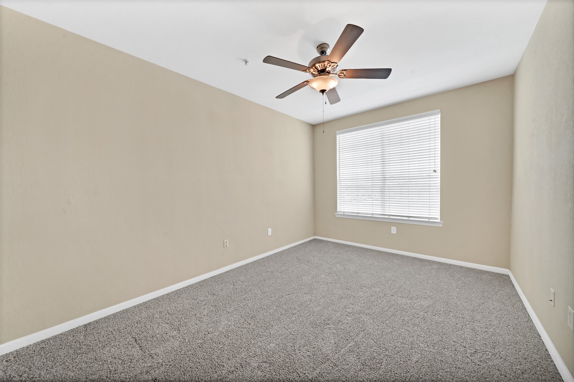 7575 Kirby Drive 2320 Property Photo 14