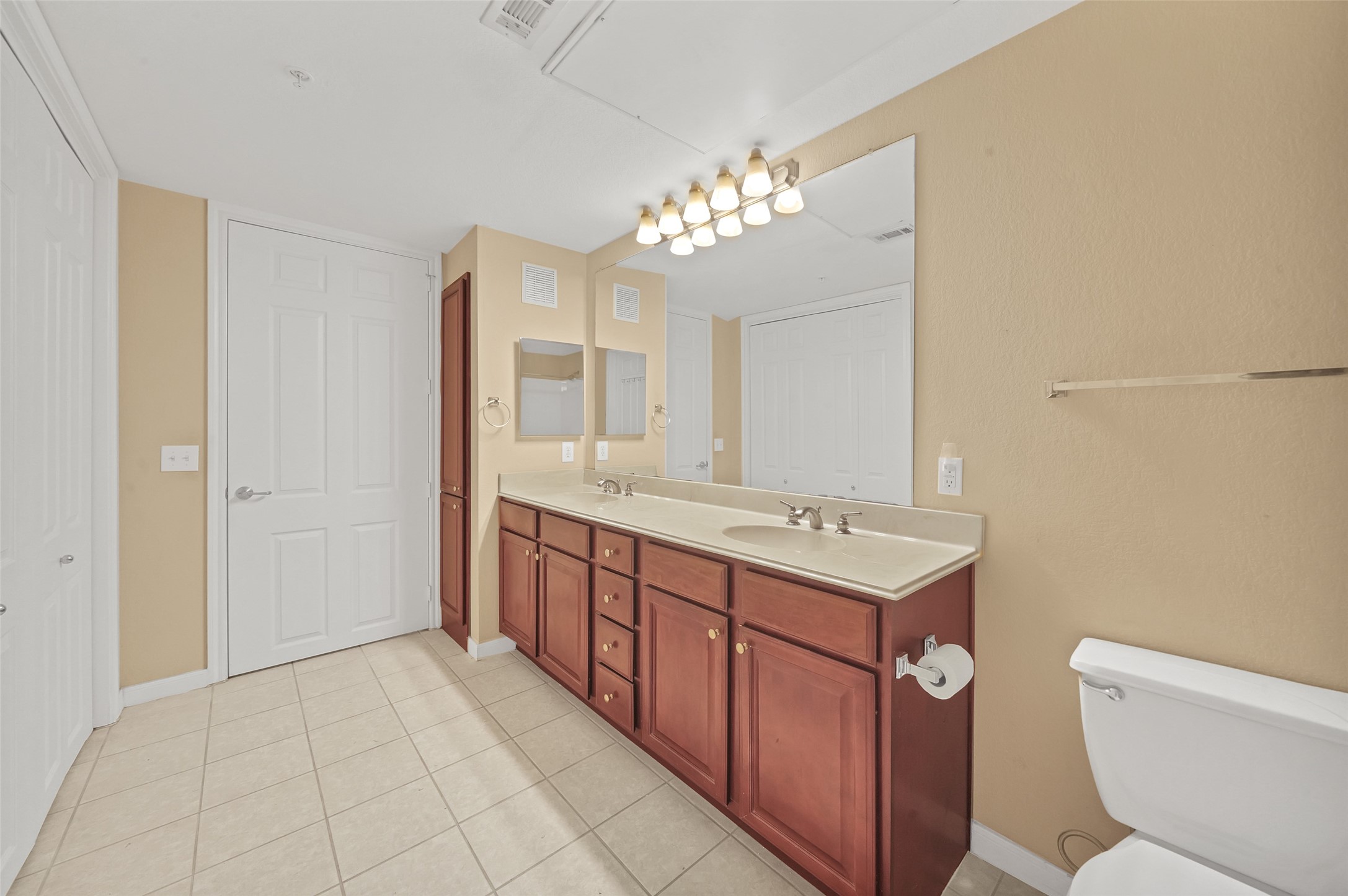 7575 Kirby Drive 2320 Property Photo 18