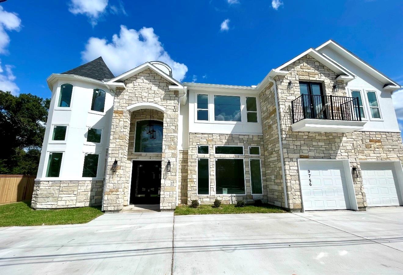 9756 Westview Drive, Houston Tx 77055 Property Photo 1